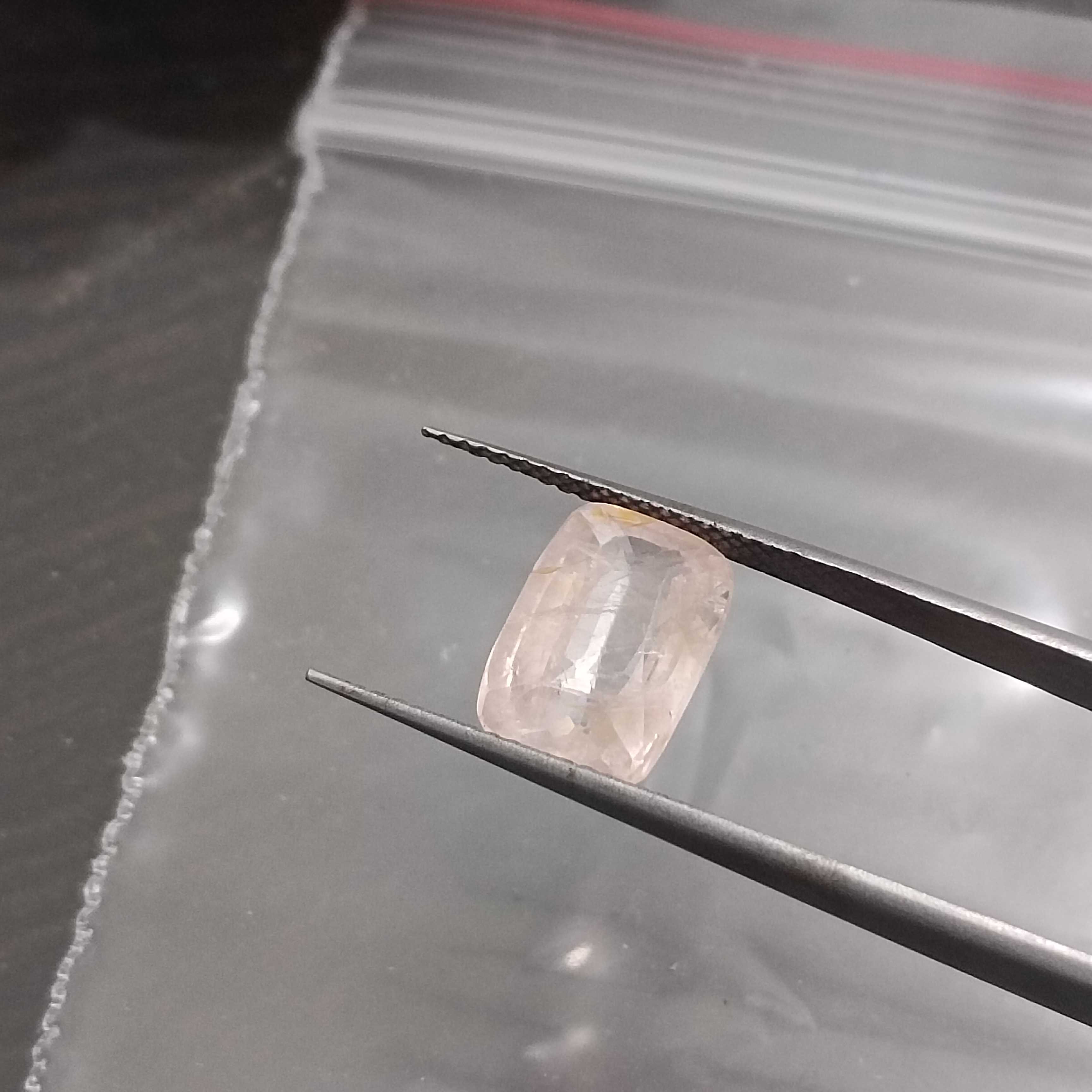 3.65cts IGI certified natural untreated unheated orangy pink Ceylon padparadscha sapphire gem