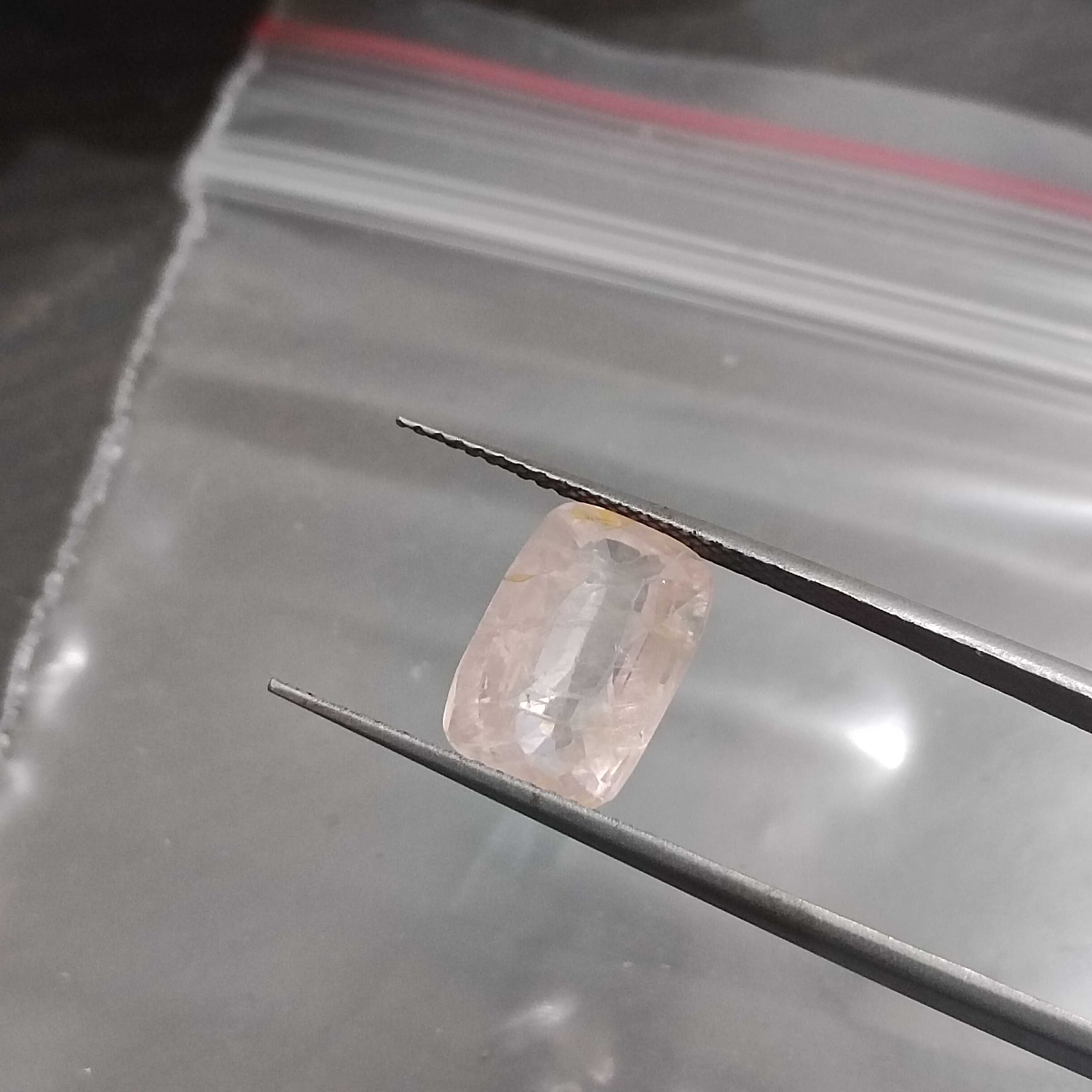 3.65cts IGI certified natural untreated unheated orangy pink Ceylon padparadscha sapphire gem