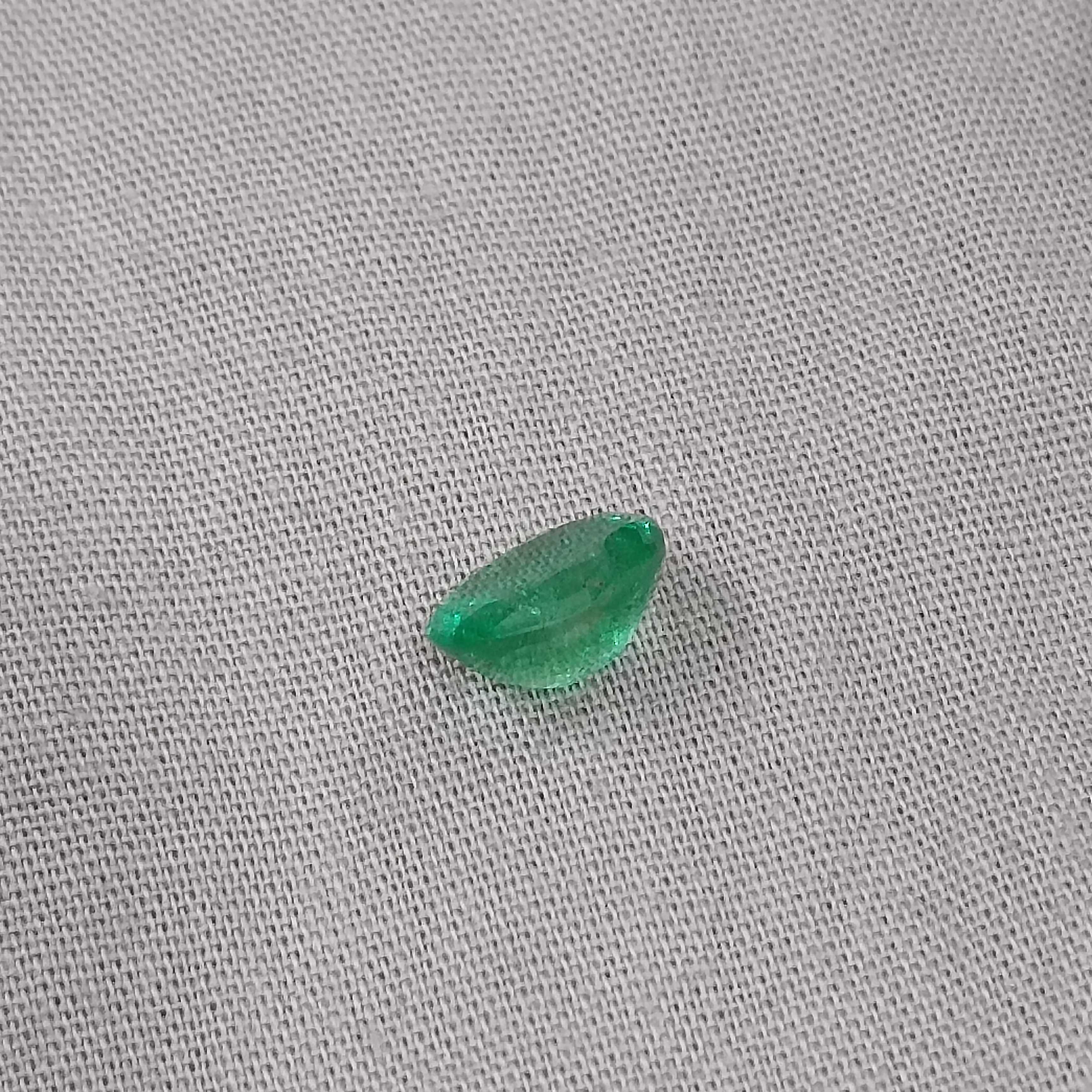 1.83cts certified spring green oval cut emerald stone 