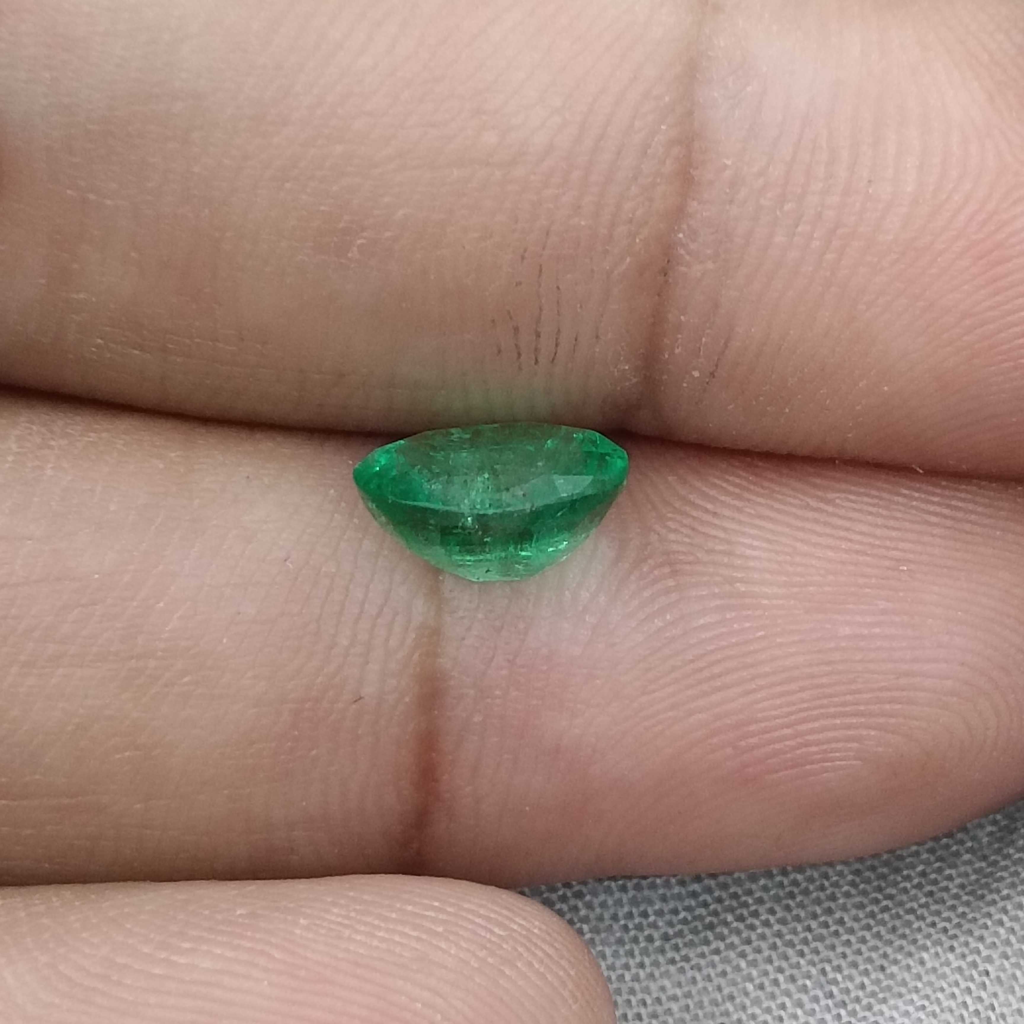 1.83cts certified spring green oval cut emerald stone 