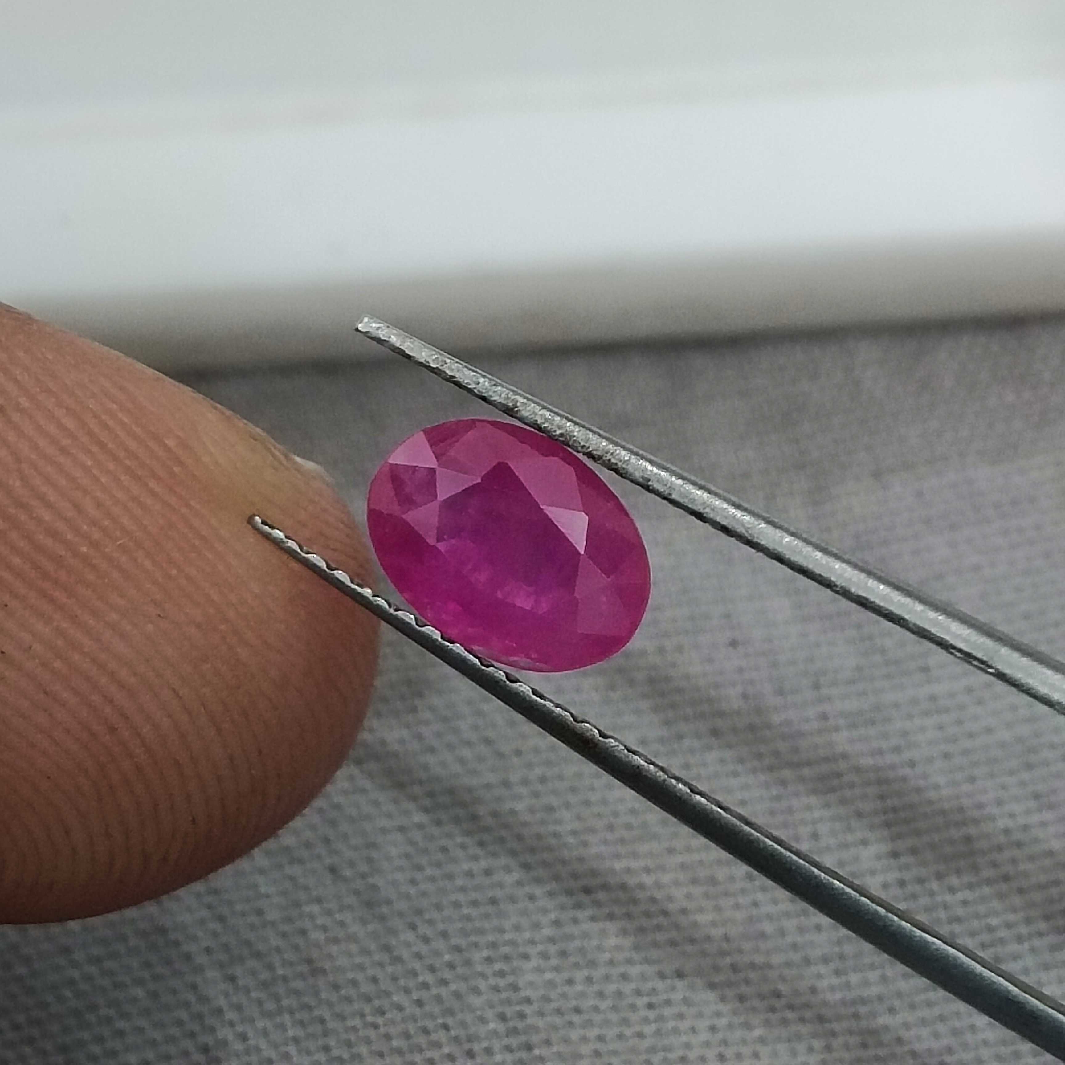 1.33cts certified oval cut unheated natural ruby gemstone 