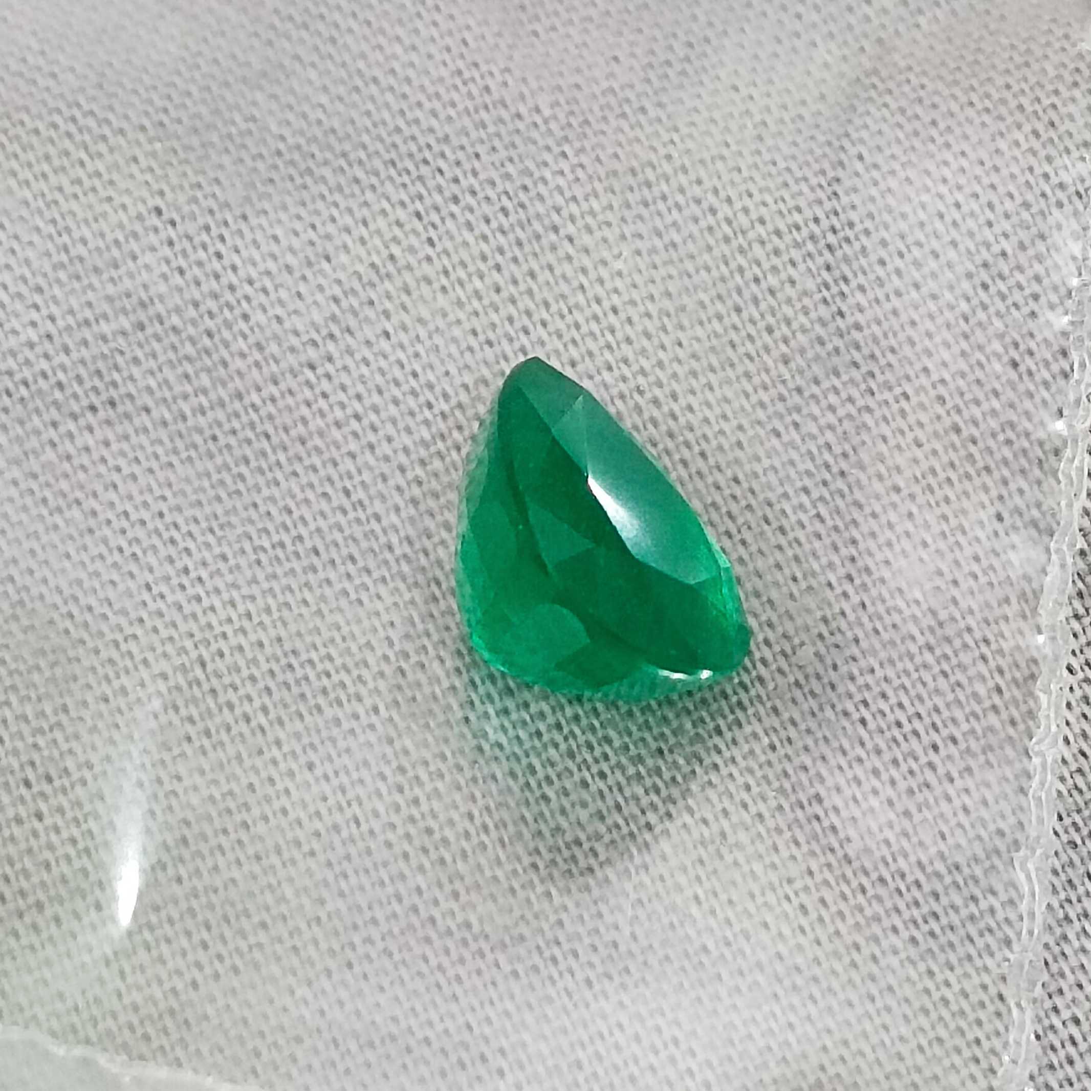 3.51cts GSI certified deep algae green pear cut Zambian emerald gemstone 