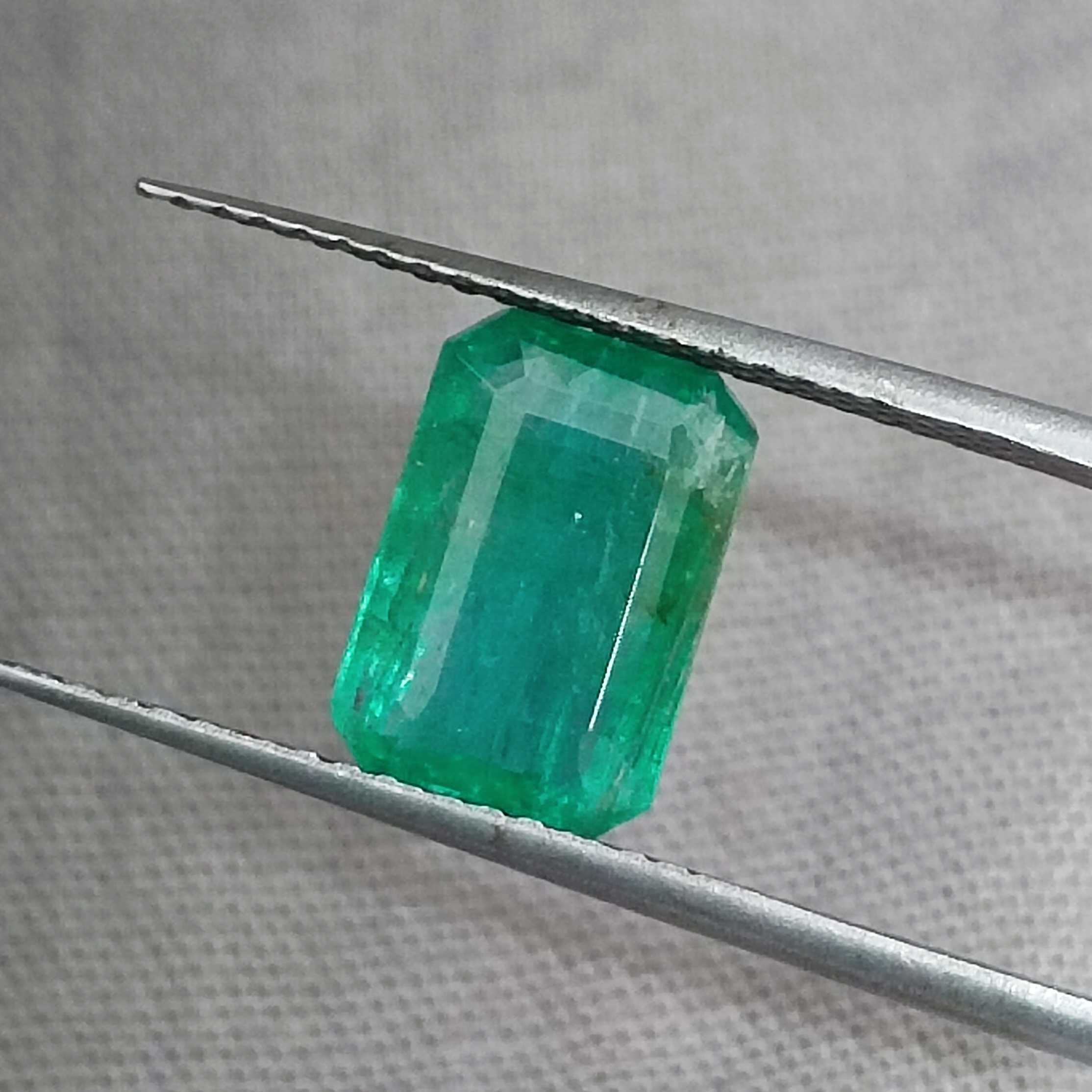1.97cts spring green colour octagon cut emerald 