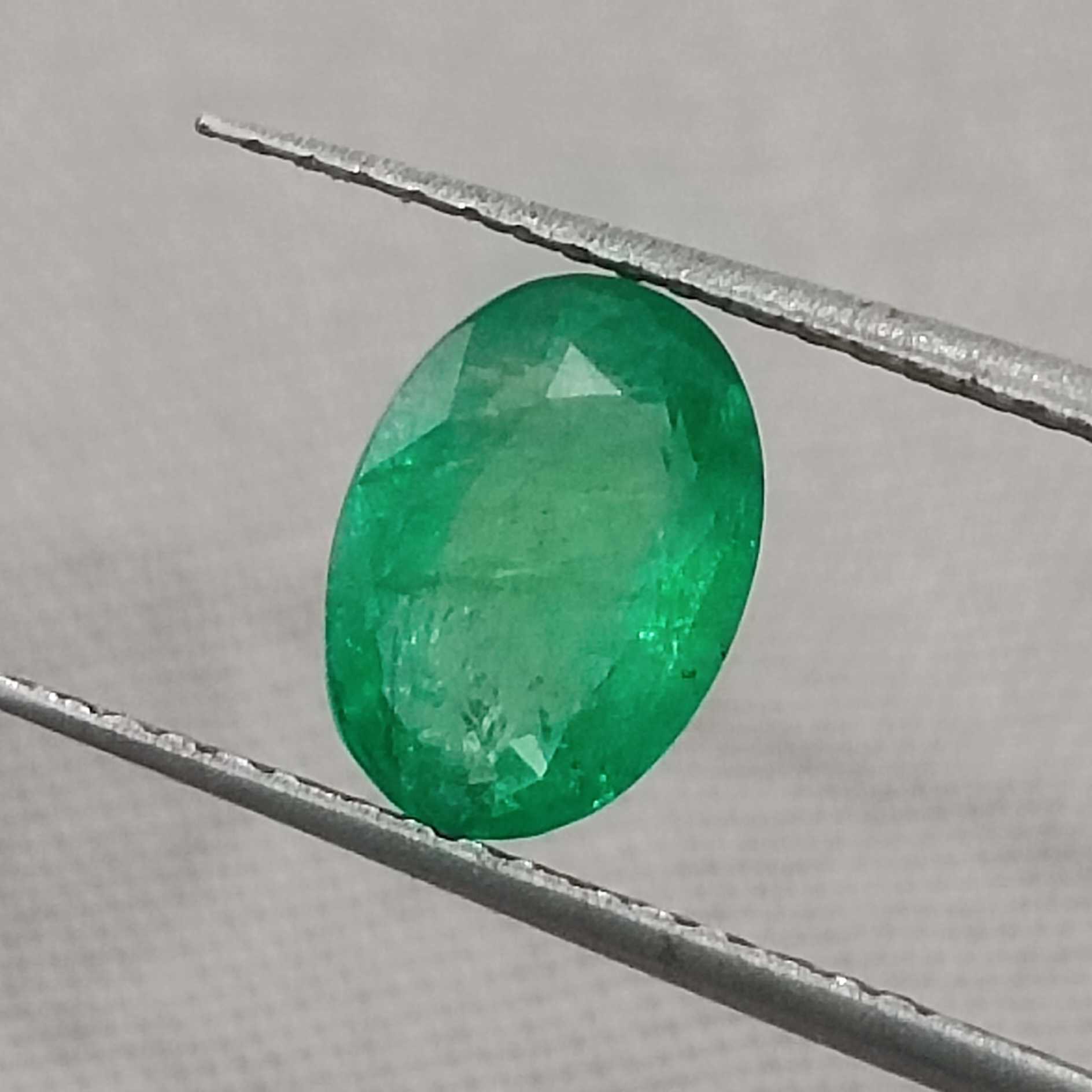 1.31cts natural spring green colour oval cut emerald gemstone /