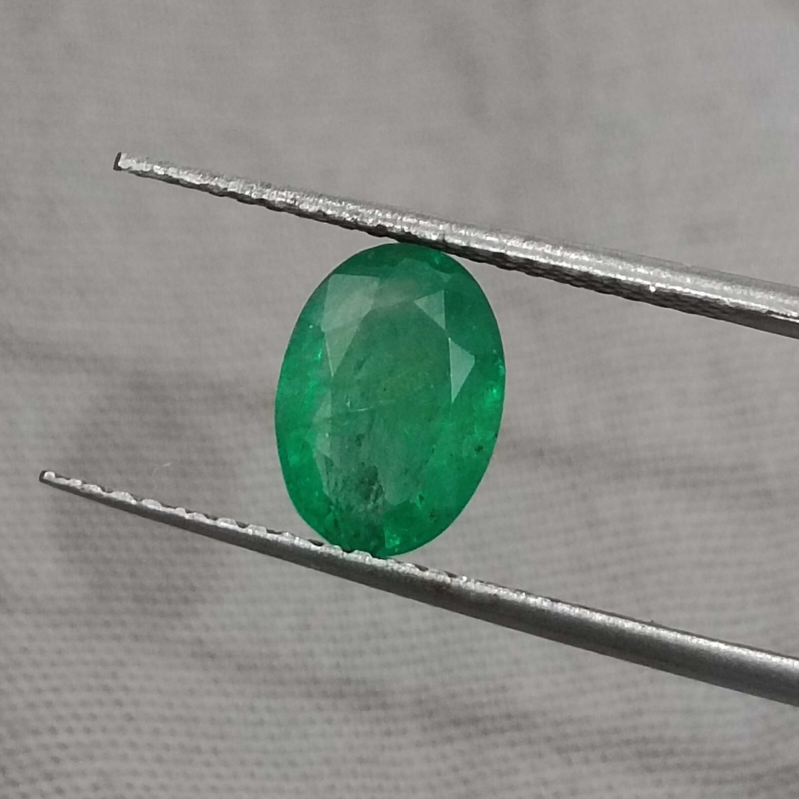 1.31cts natural spring green colour oval cut emerald gemstone 