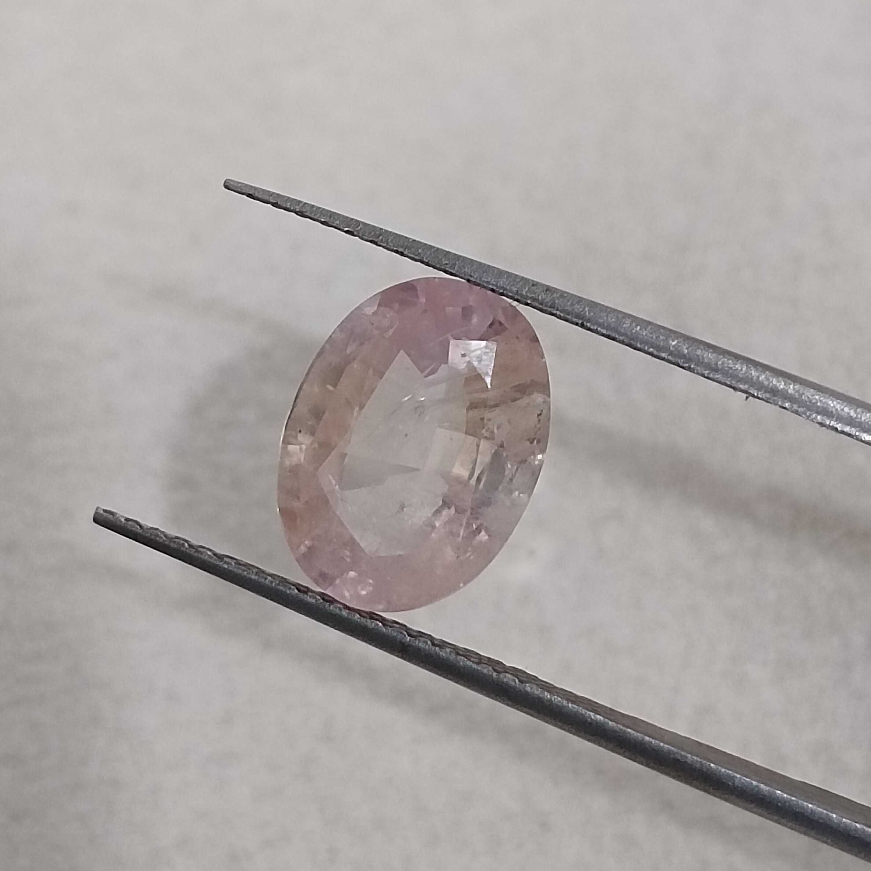 3.67cts IGI certified sunset oval cut unheated Ceylonese padparadscha sapphire gem