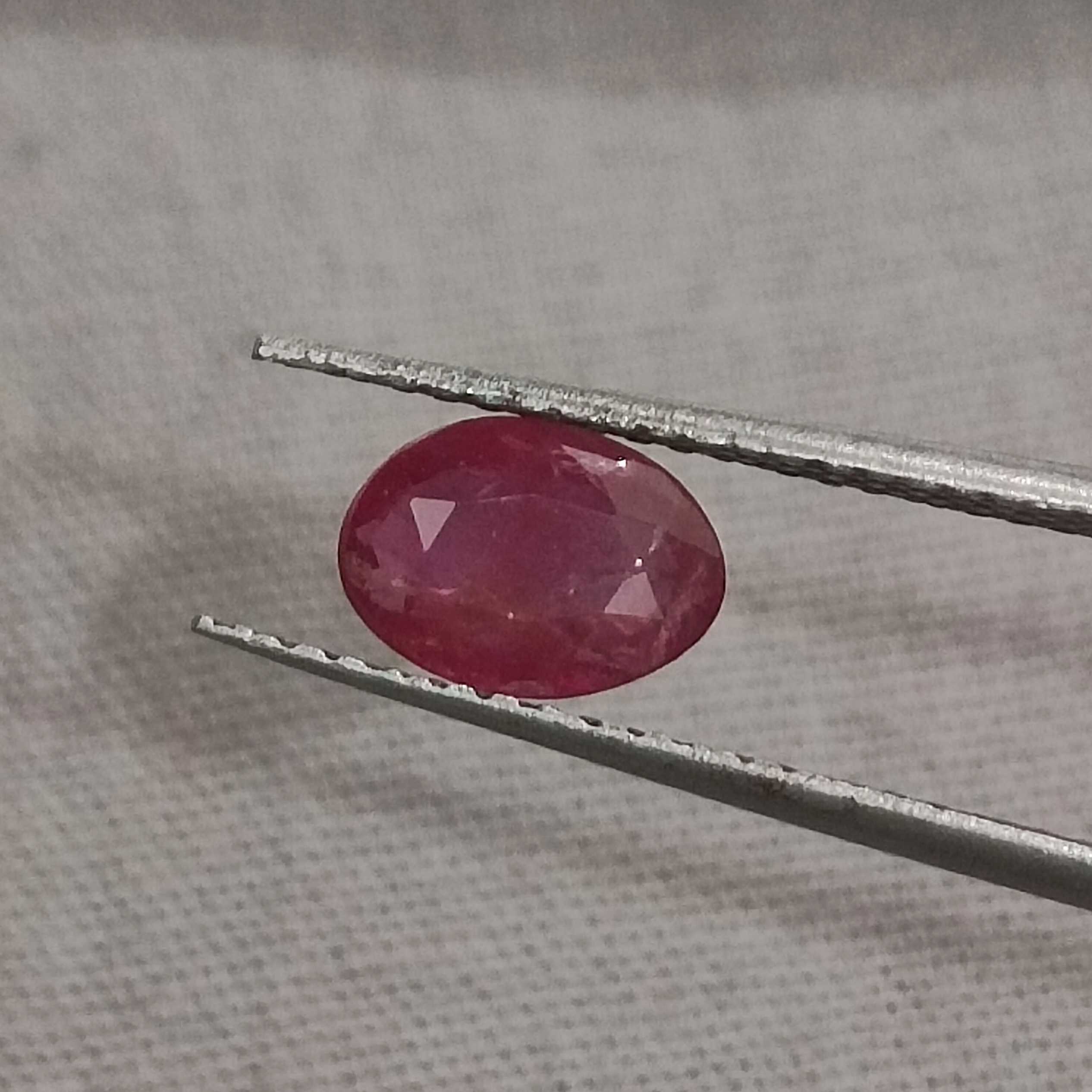 0.99ct GSI (USA) certified natural glossy red oval mixed cut unheated ruby gemstone