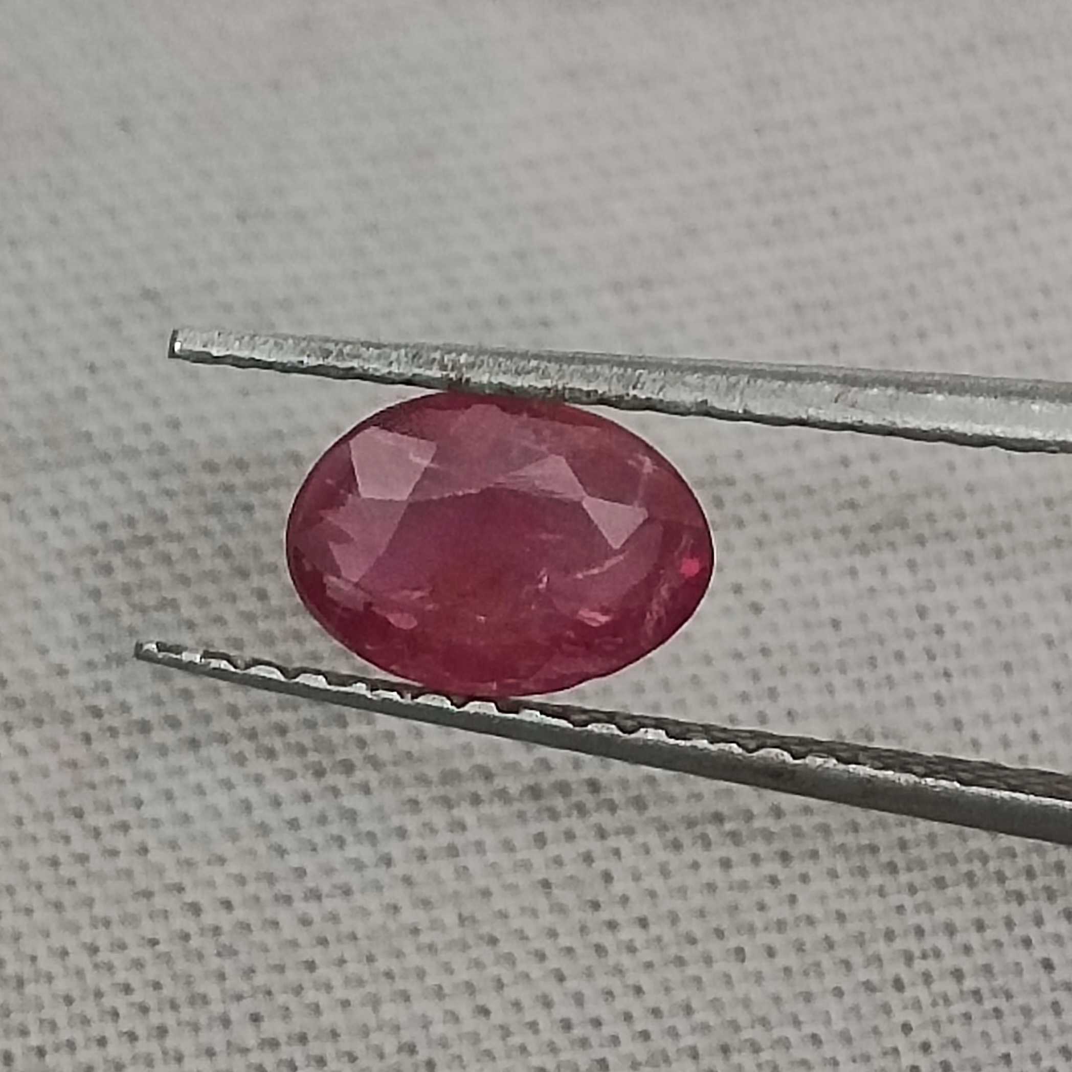 0.99ct GSI (USA) certified natural glossy red oval mixed cut unheated ruby gemstone