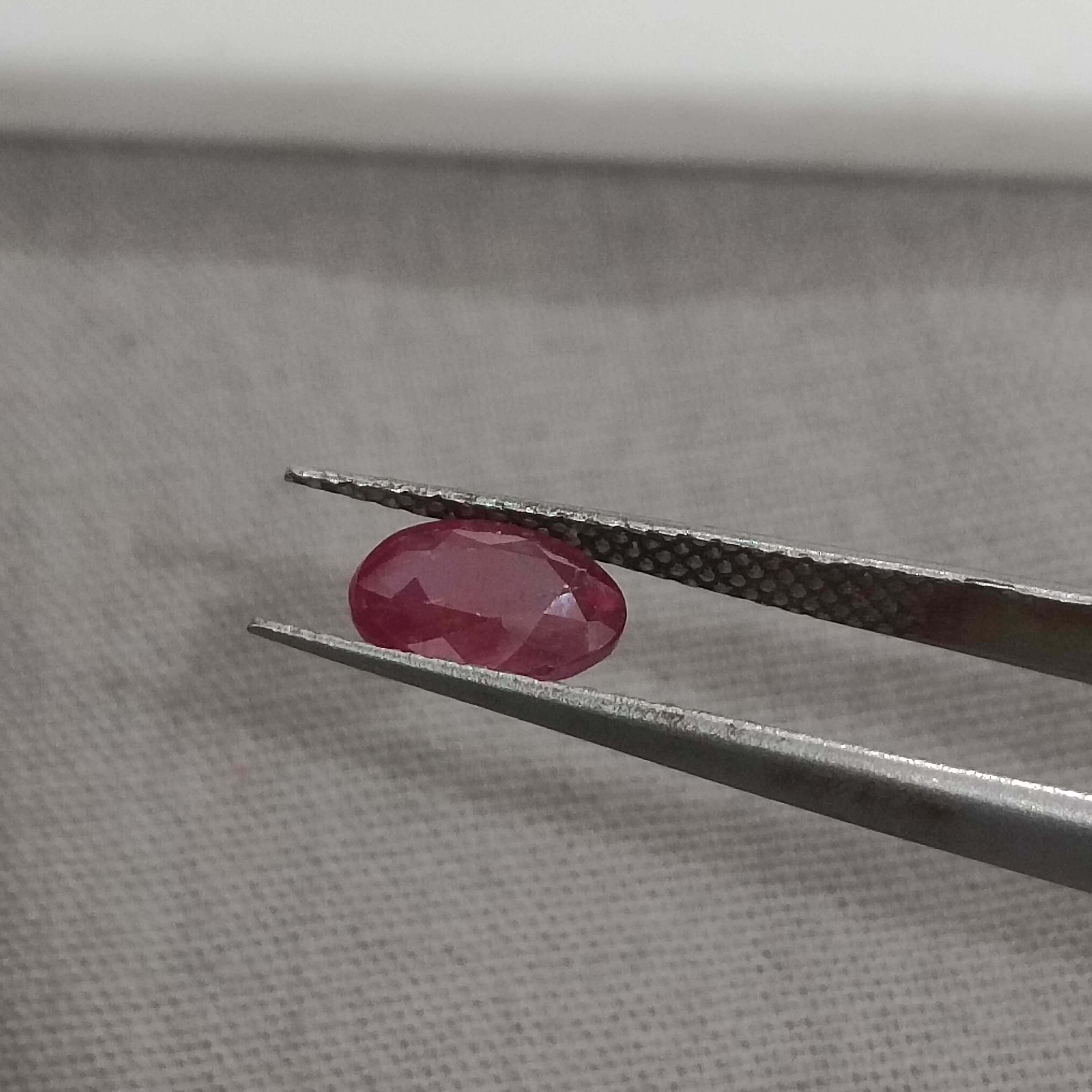 0.99ct GSI (USA) certified natural glossy red oval mixed cut unheated ruby gemstone