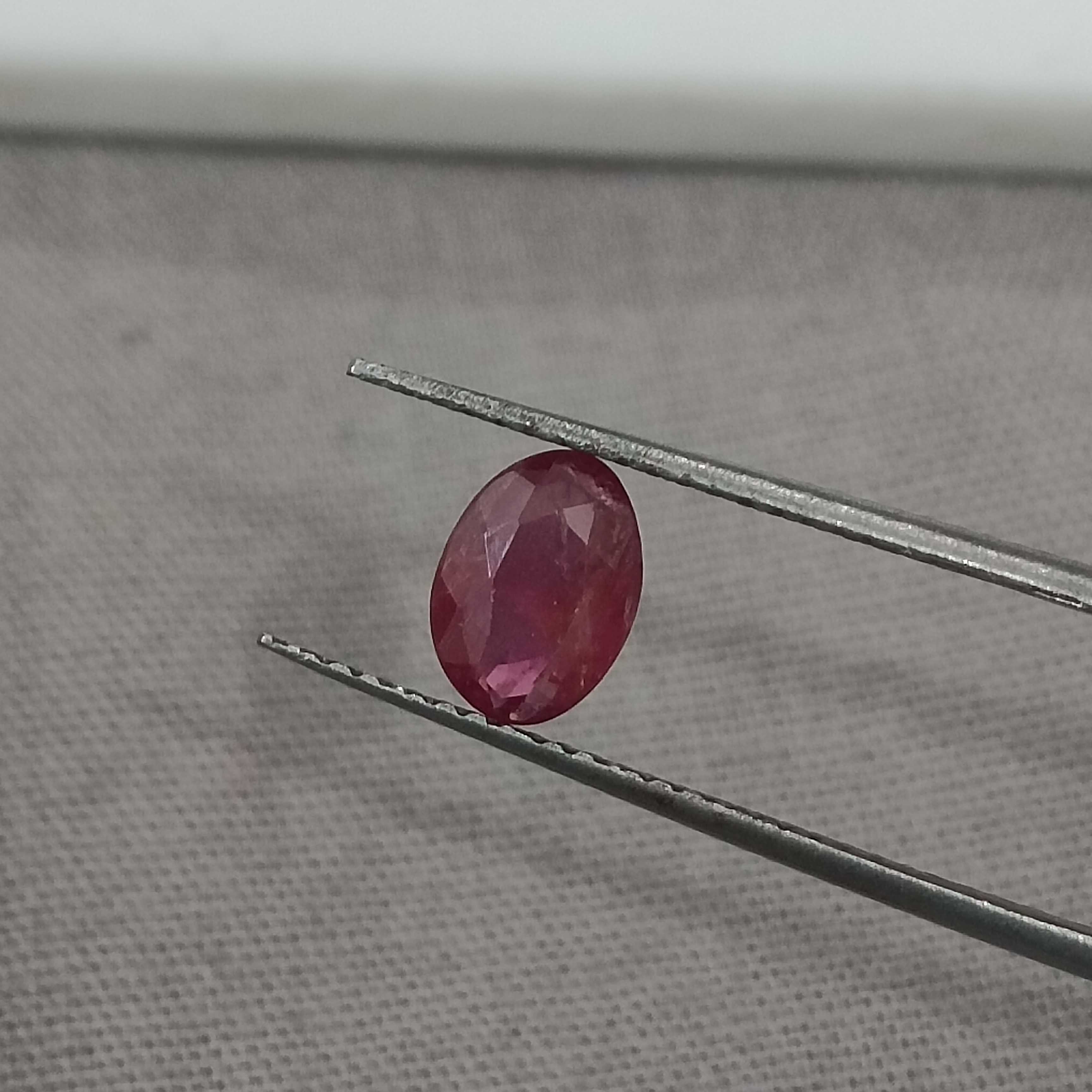 0.99ct GSI (USA) certified natural glossy red oval mixed cut unheated ruby gemstone