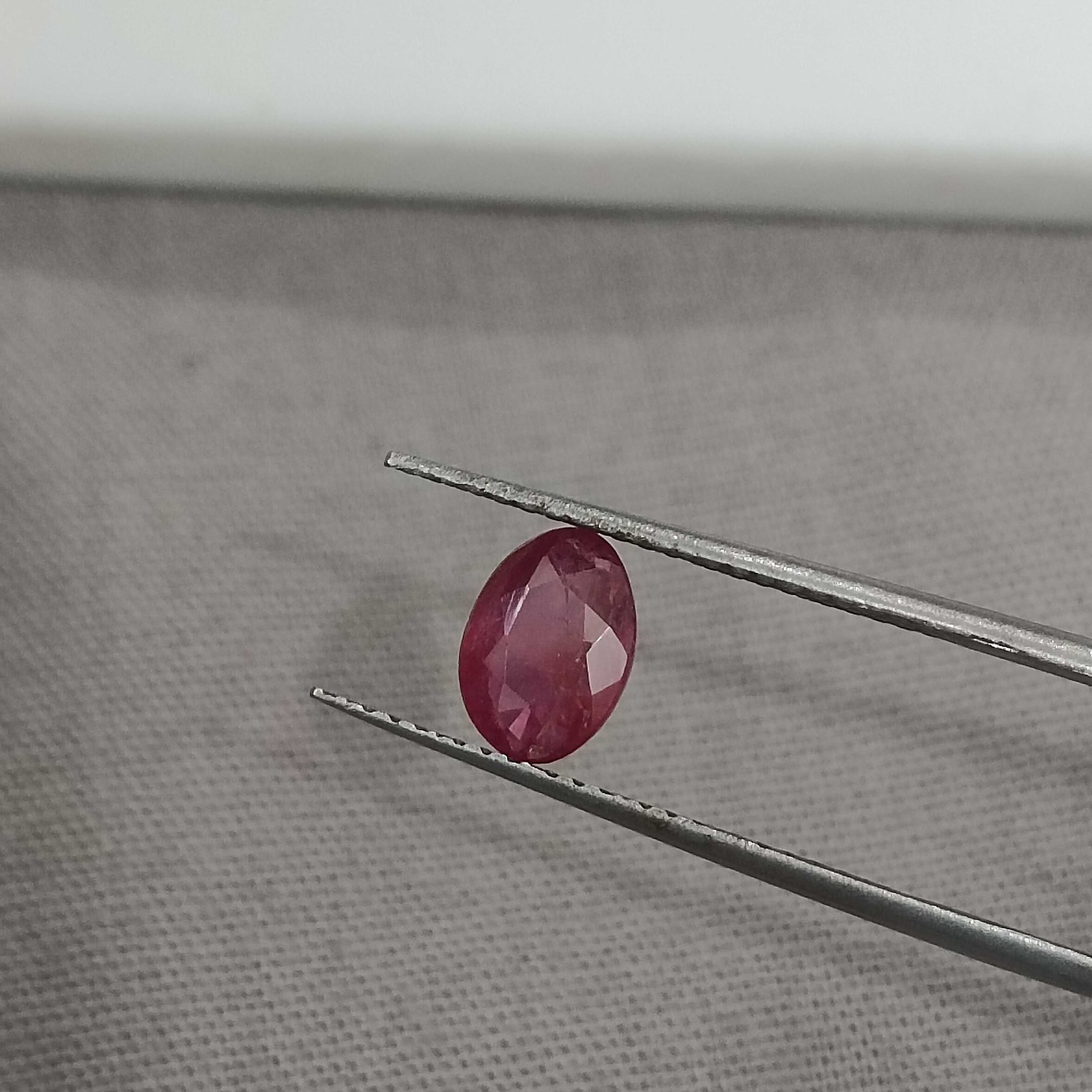 0.99ct GSI (USA) certified natural glossy red oval mixed cut unheated ruby gemstone