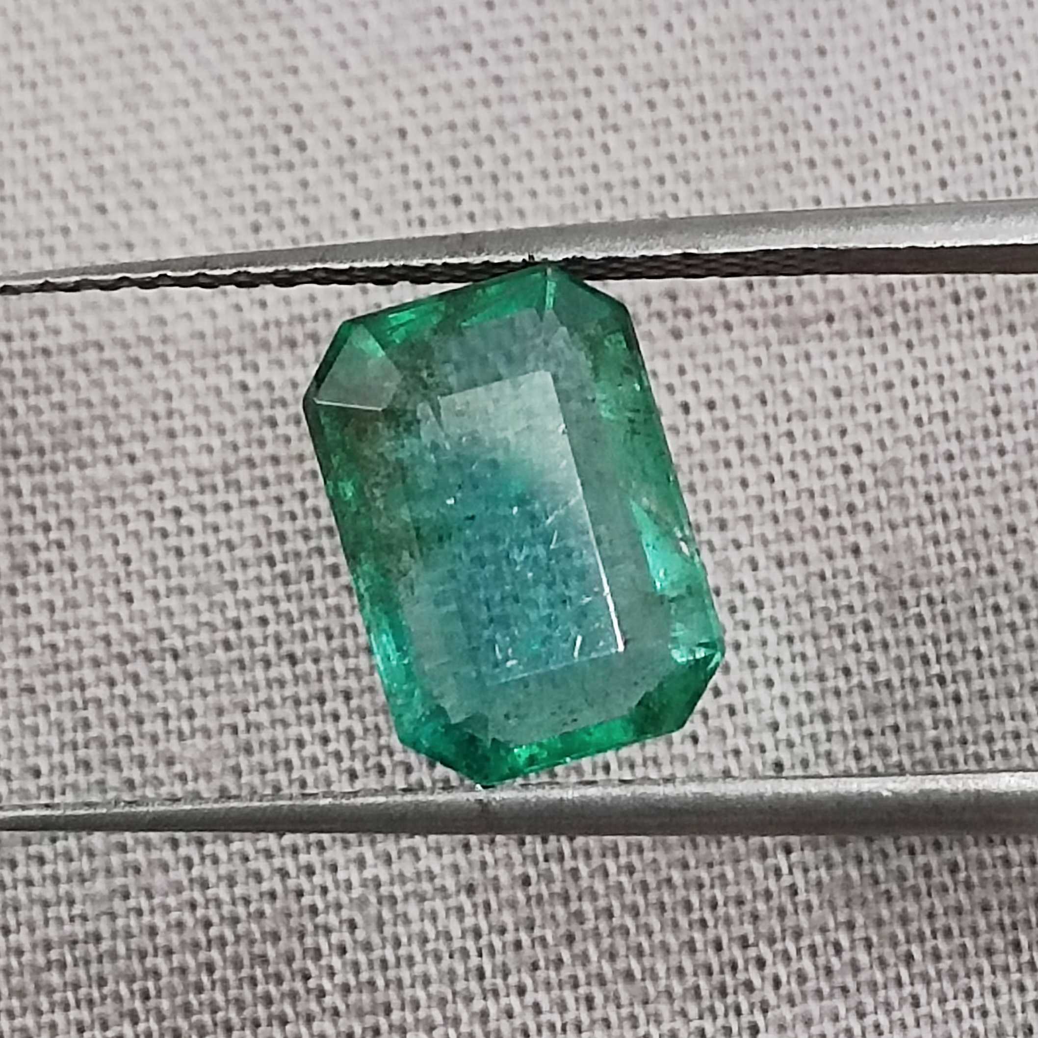 2.39cts GSI certified medium metal green octagon cut emerald stone /