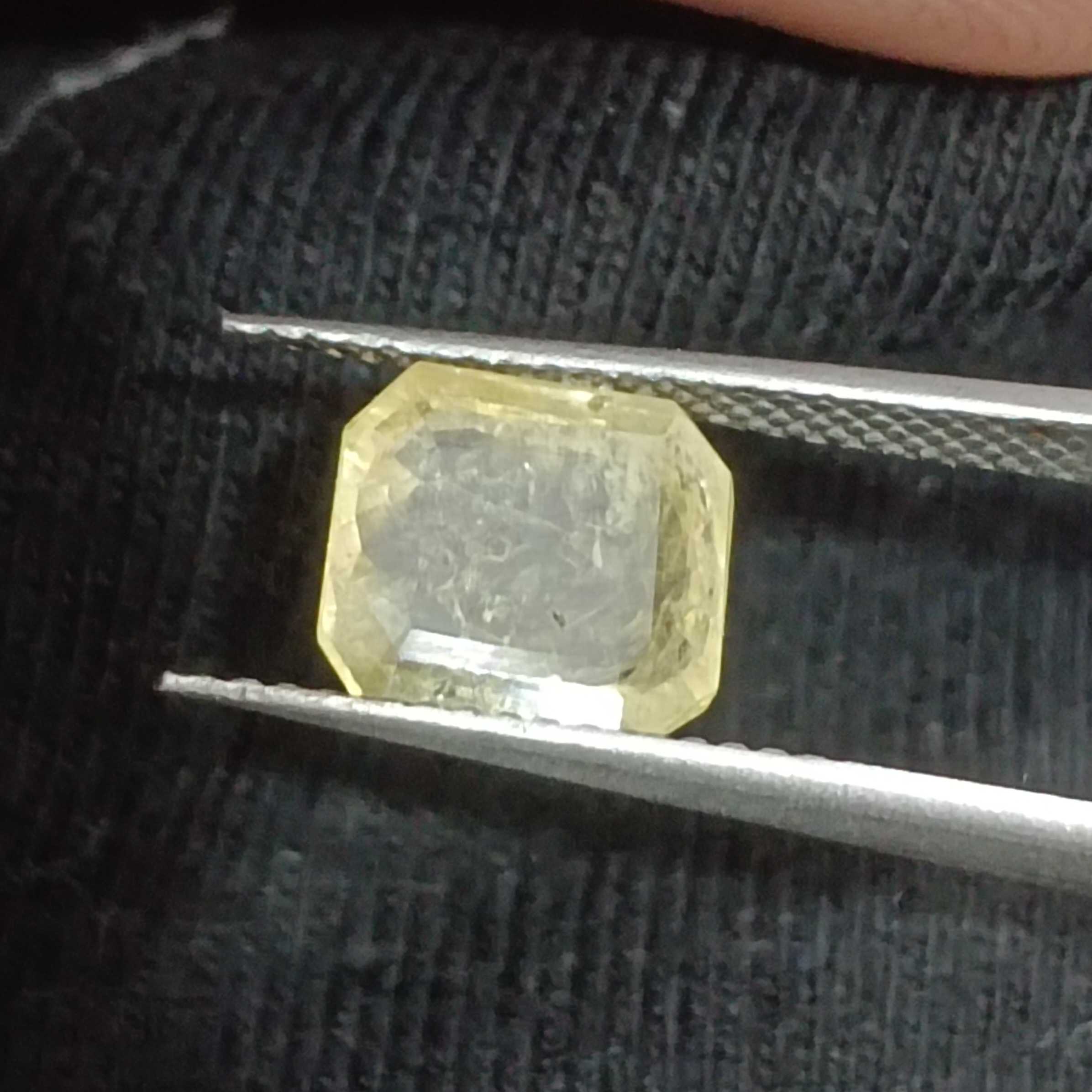 2.23cts GSI natural sunshine yellow square shape unheated Ceylon sapphire gem