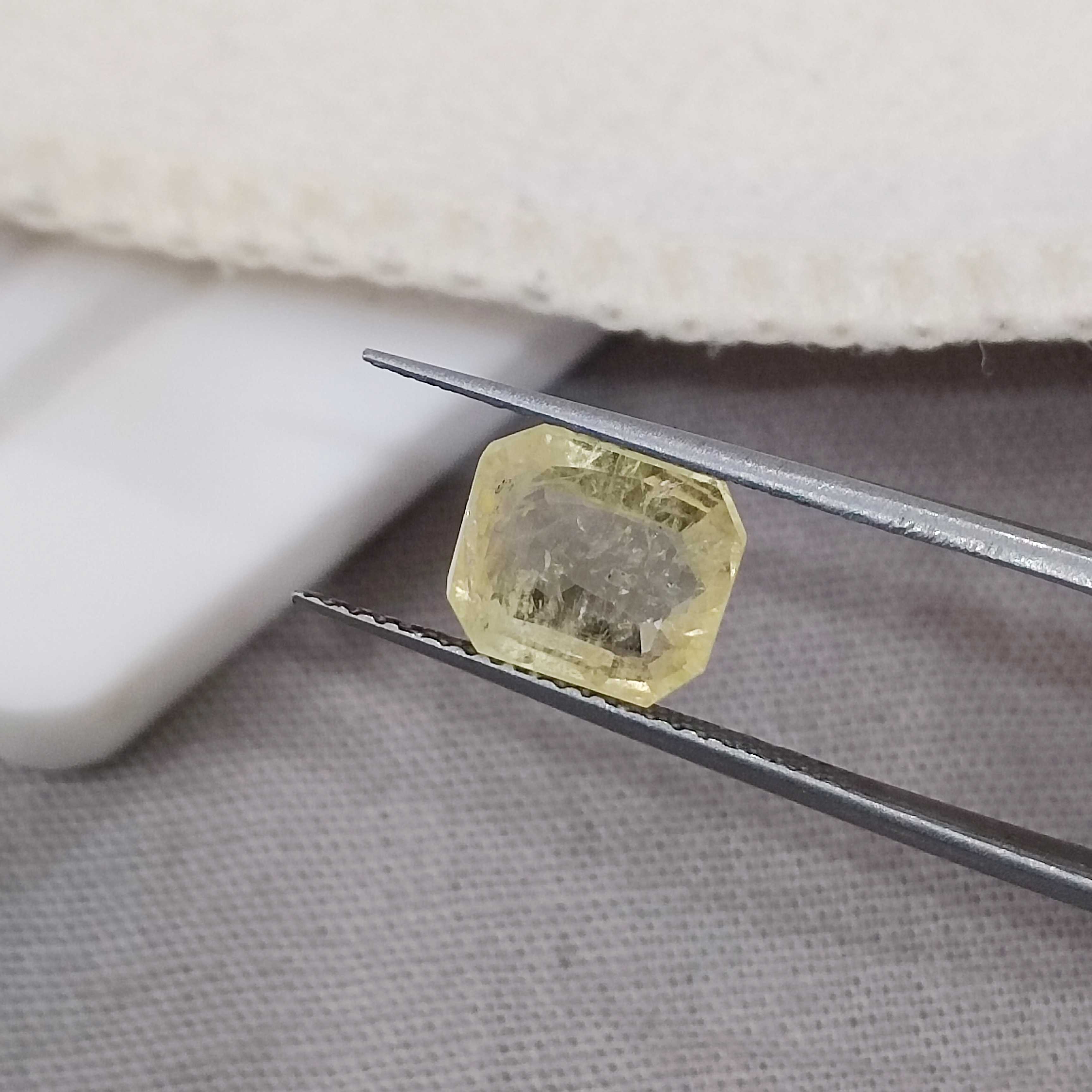 2.23cts GSI natural sunshine yellow square shape unheated Ceylon sapphire gem