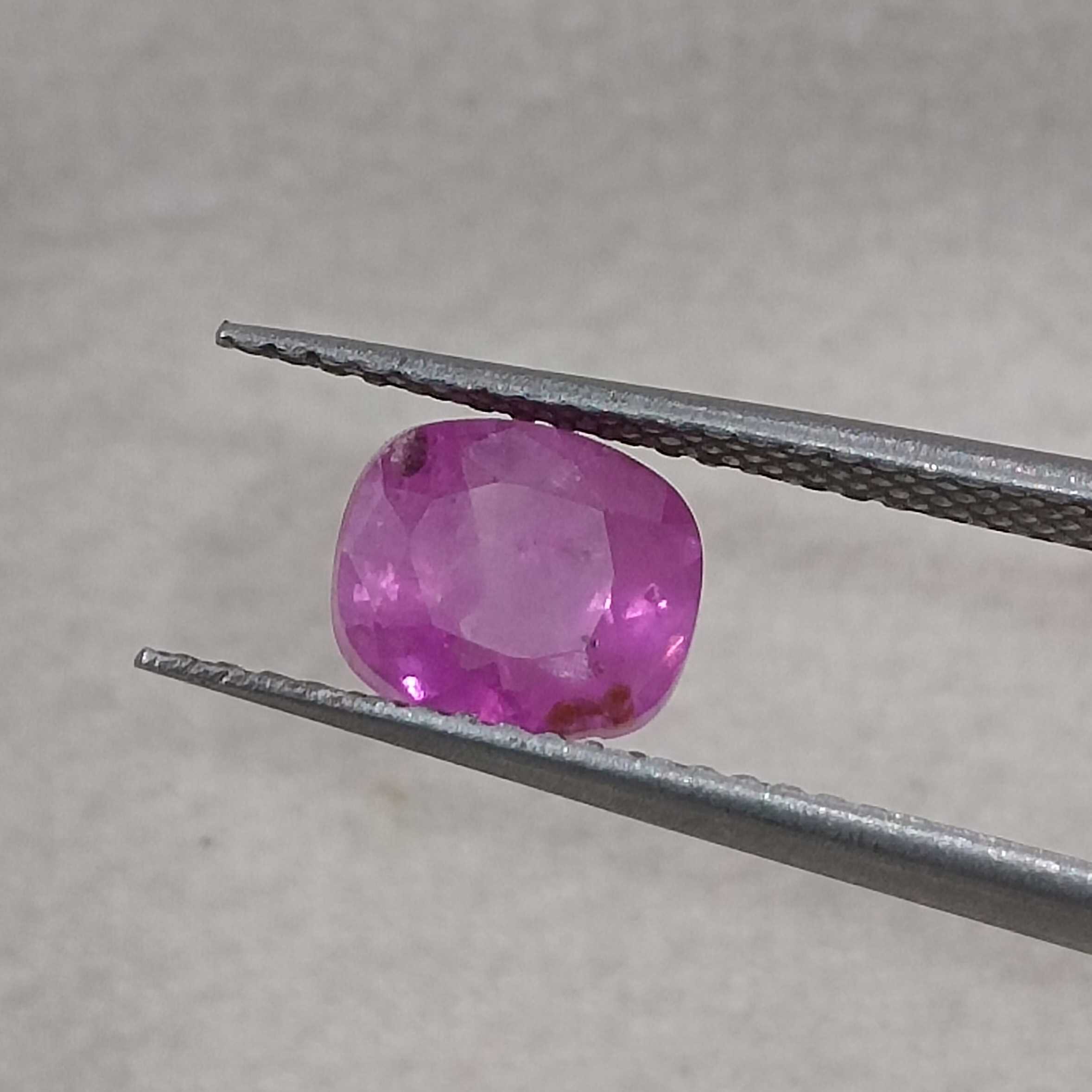 1.81cts GSI certified vivid deep pink cushion mixed unheated Ceylon sapphire stone