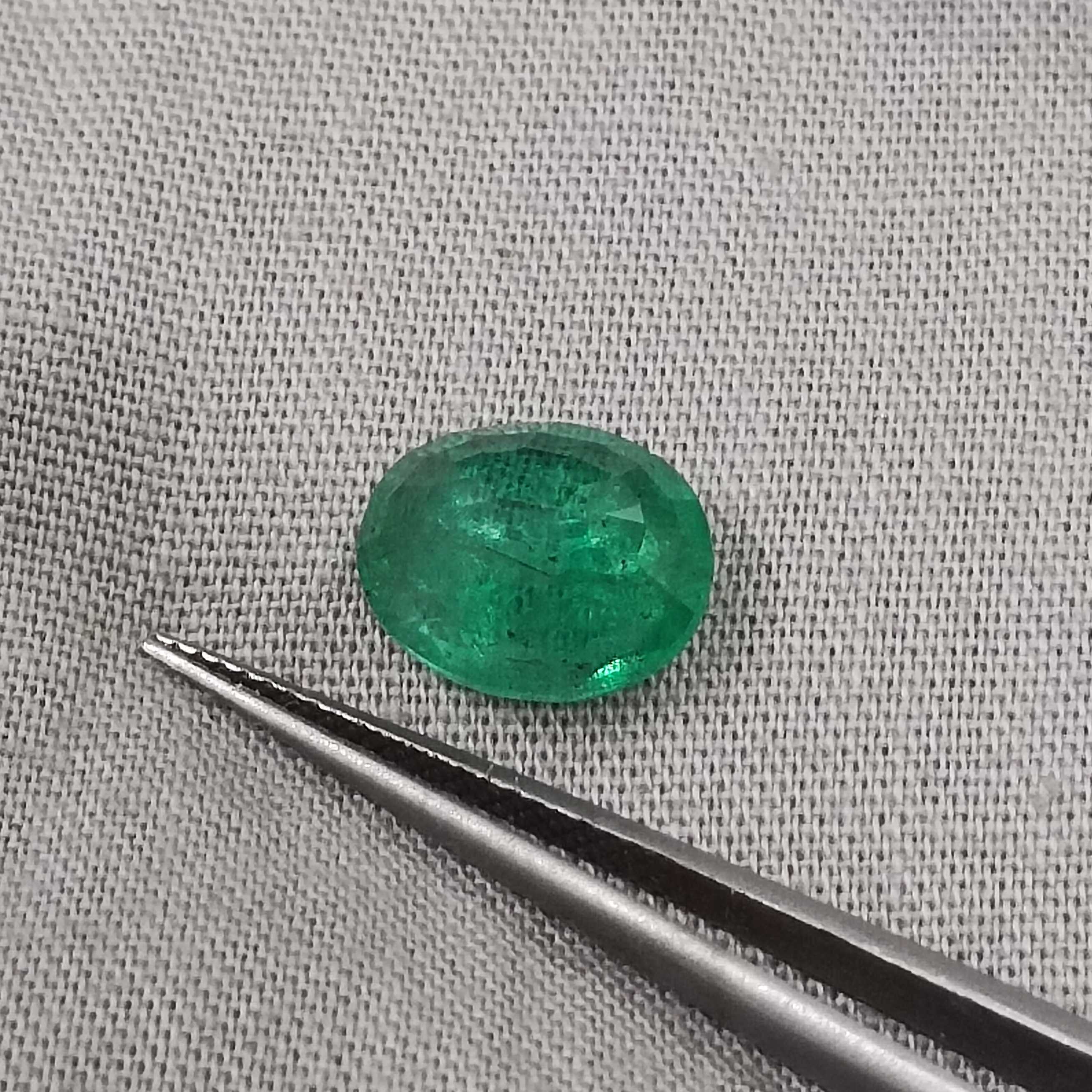 2.57cts GSI natural alpine green oval shaped emerald gemstone 