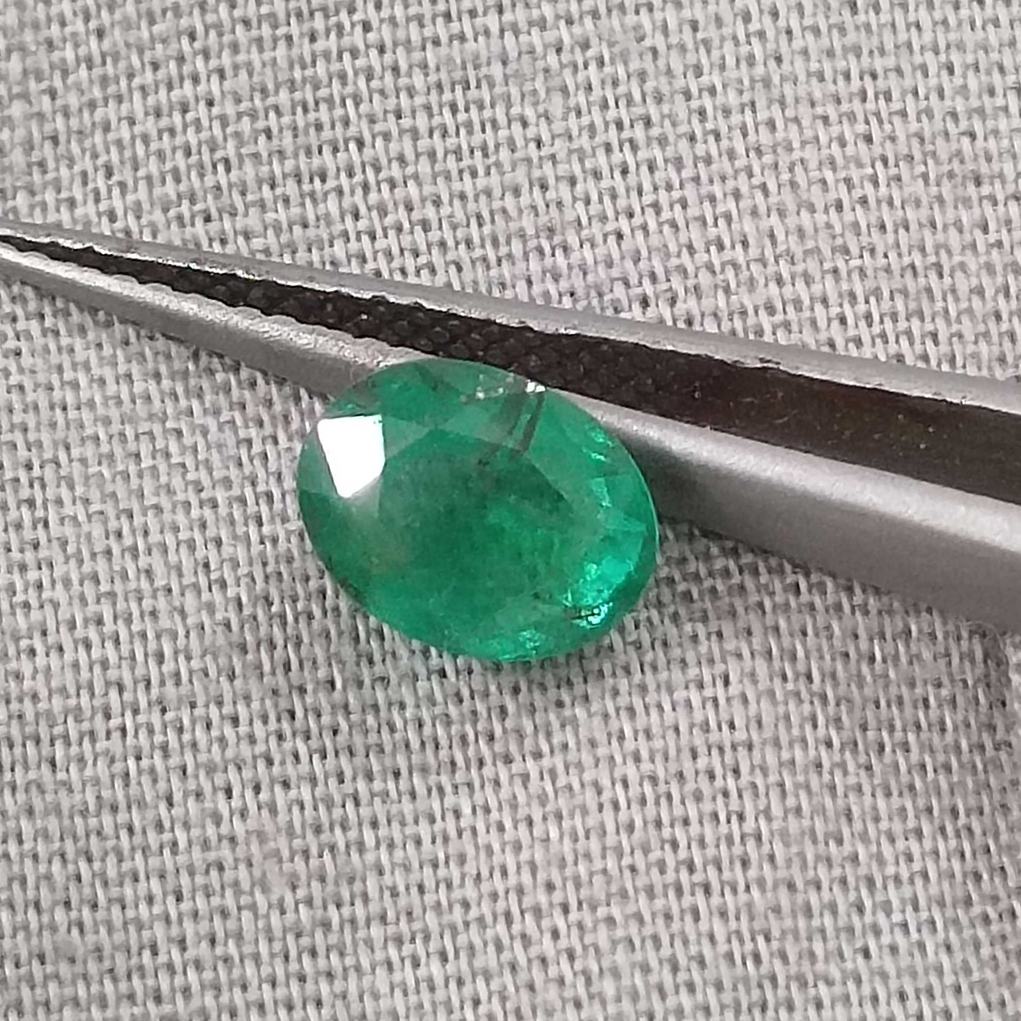 1.29cts GSI certified glass green oval cut emerald gemstone 