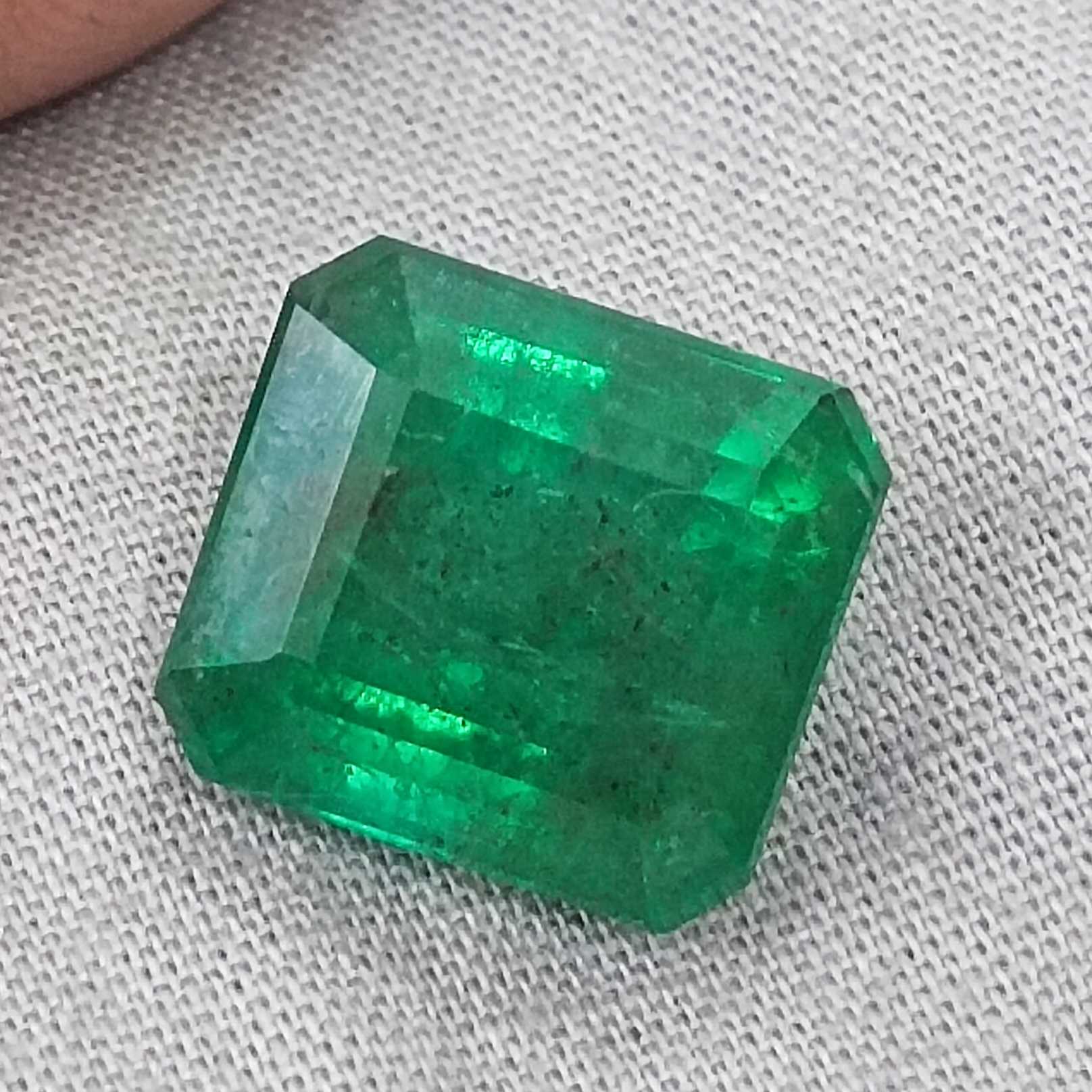 10.58cts certified natural vivid green octagon cut Panjshir emerald gemstone /