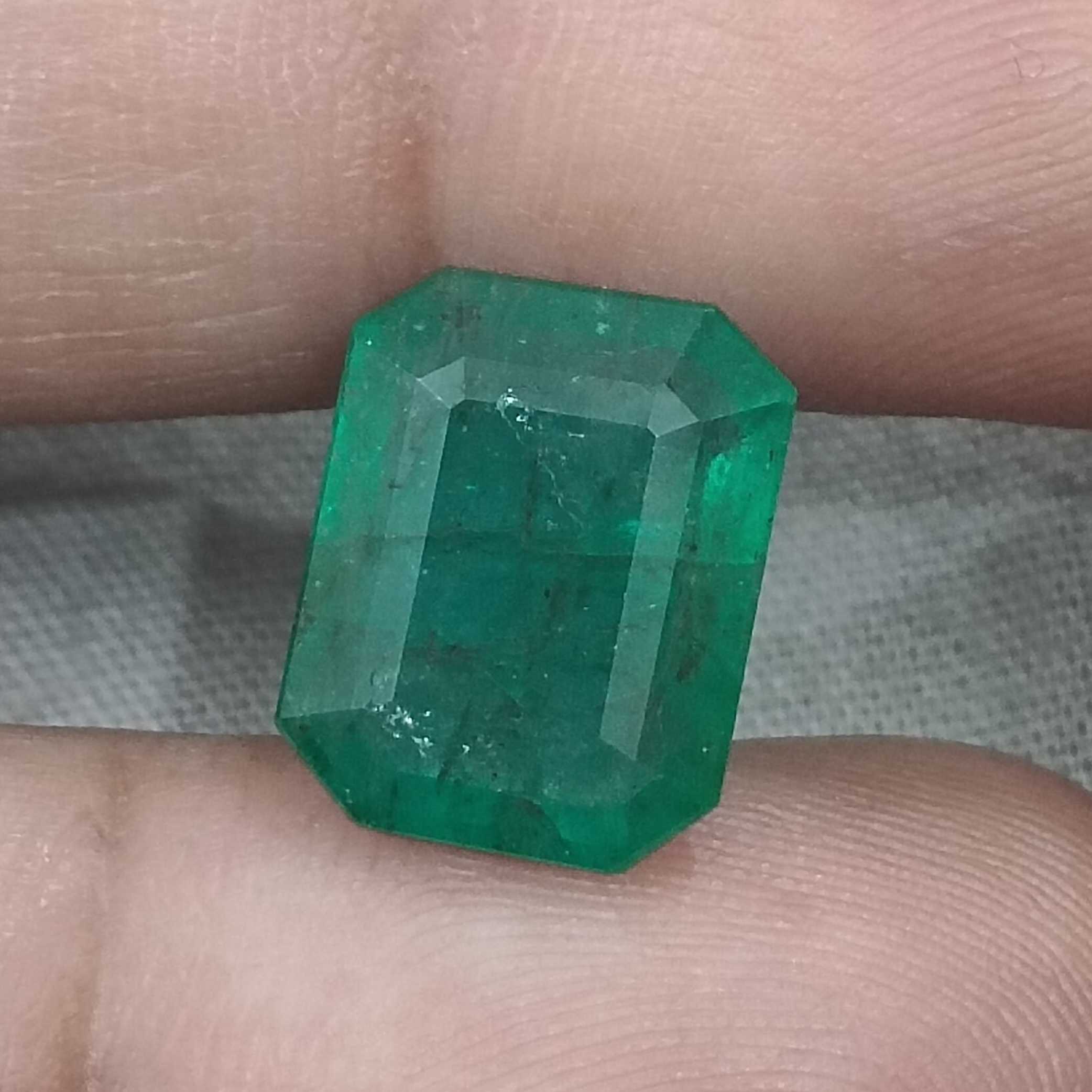 6.62cts deep natural green octagon cut Zambian emerald gemstone /