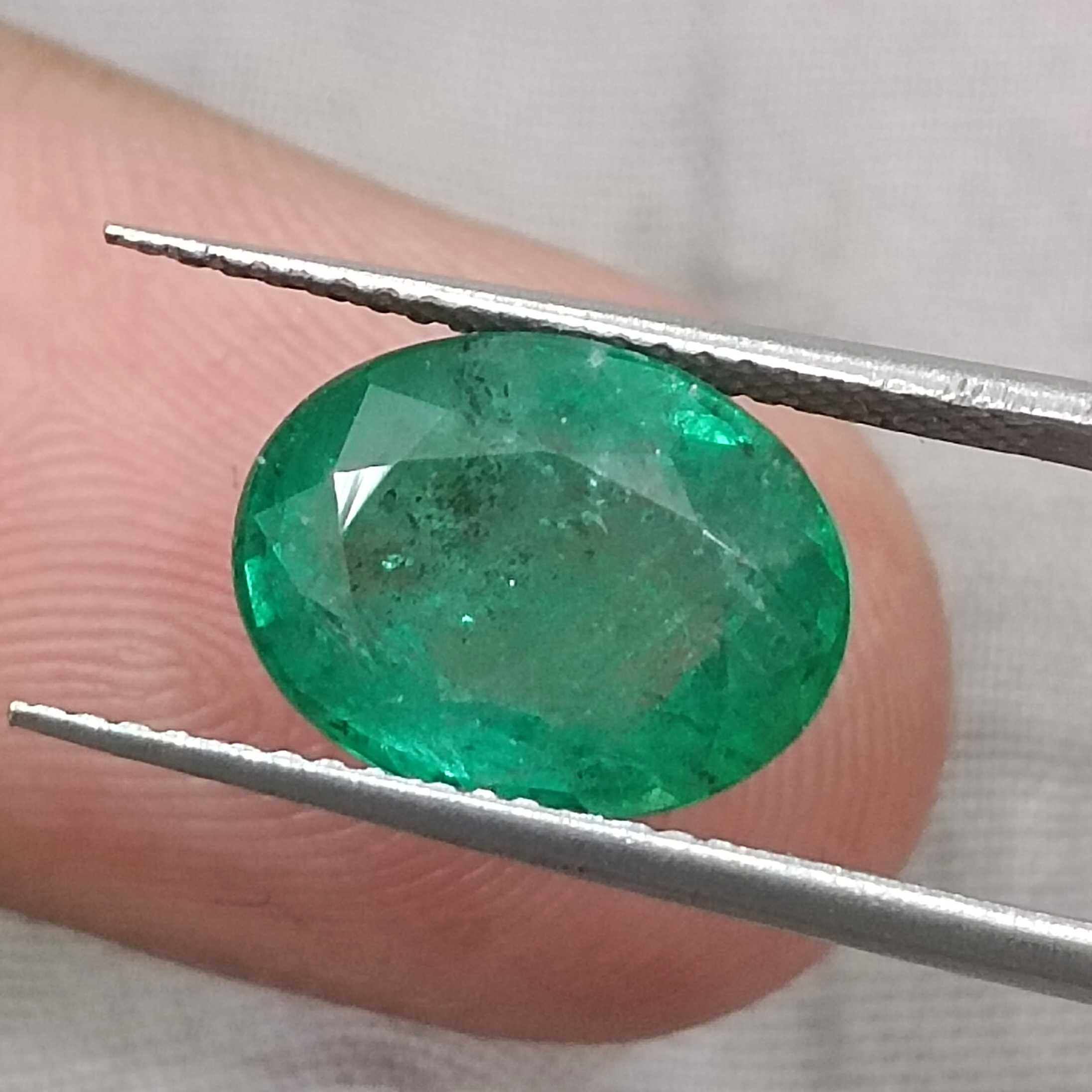 3.92cts GSI certified natural spring green oval cut emerald gemstone /