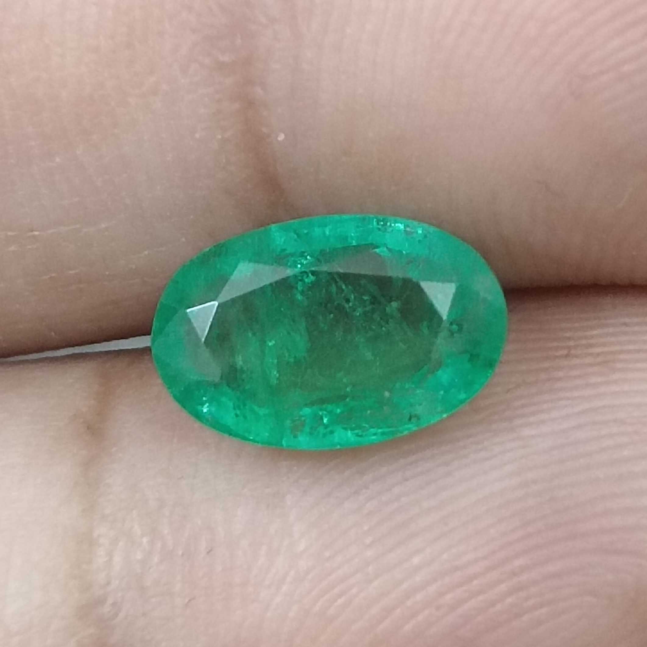 2.32cts GSI certified natural shamrock green Swat oval cut emerald gem/