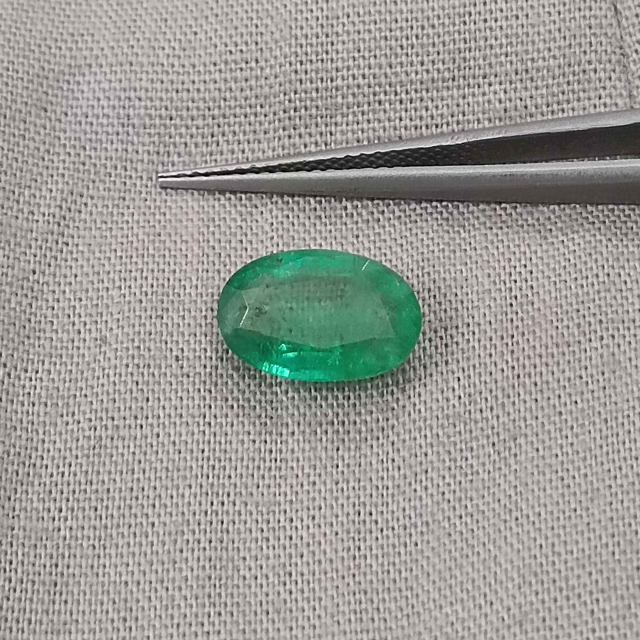 2.32cts GSI certified natural shamrock green Swat oval cut emerald gem