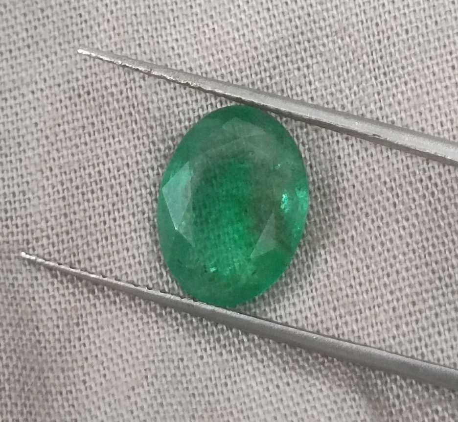 3.25ct GSI certified medium green oval cut Zambian emerald 