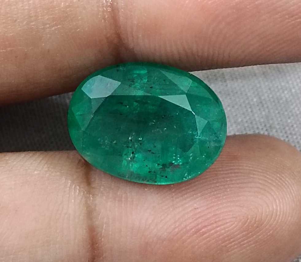 10.21ct Certified big size grass green oval cut Zambian emerald stone