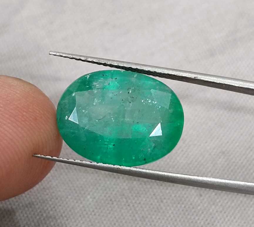 10.21ct Certified big size grass green oval cut Zambian emerald stone