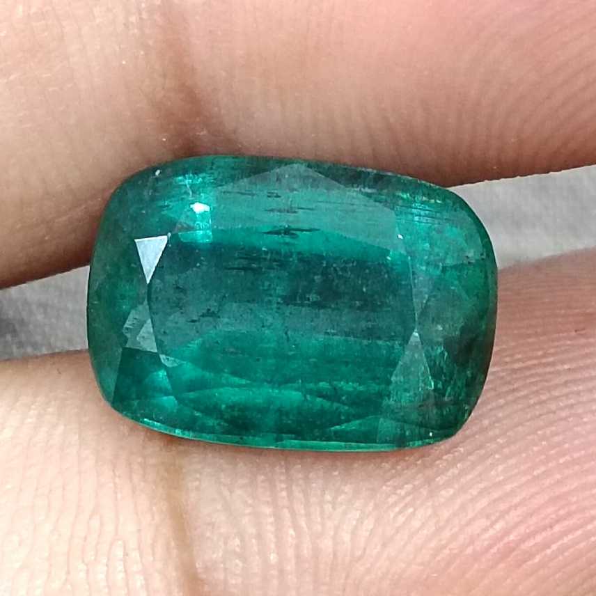 7.34ct deep bluish green cushion cut Zambian emerald cut stone/