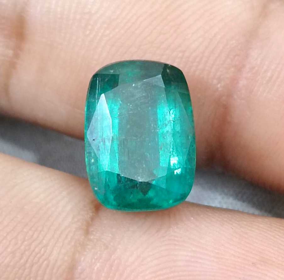 7.34ct deep bluish green cushion cut Zambian emerald cut stone