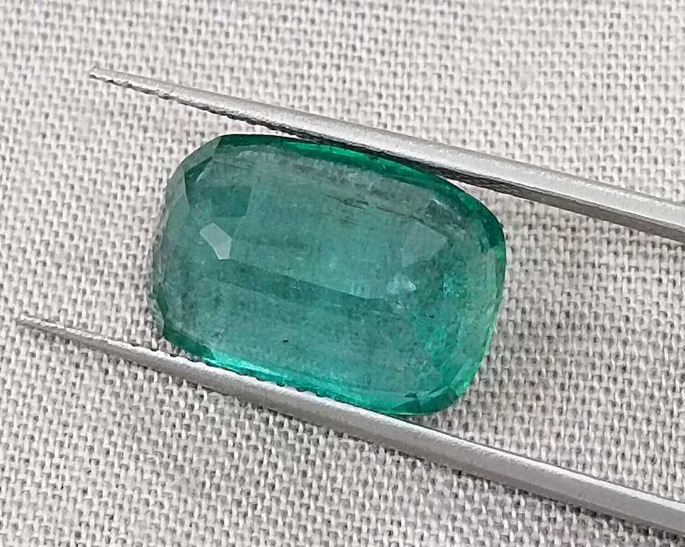 7.34ct deep bluish green cushion cut Zambian emerald cut stone