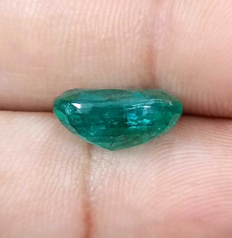 5.36ct deep pure natural green cushion cut Zambian emerald gem