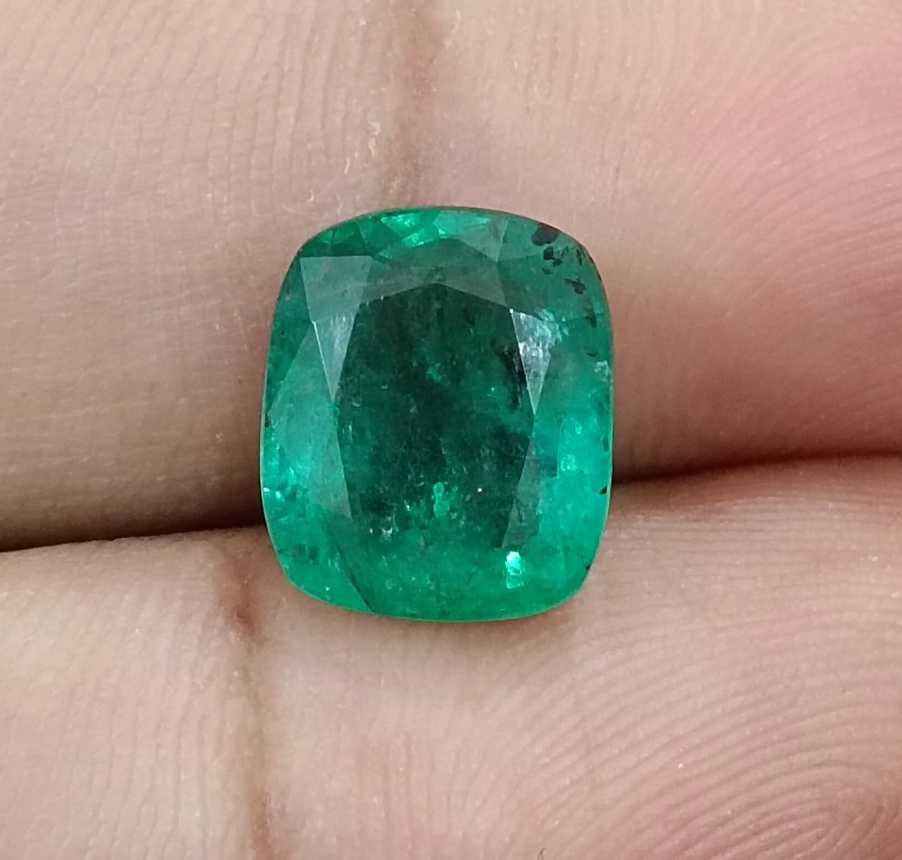 4.25ct medium deep green cushion cut Zambian emerald natural 