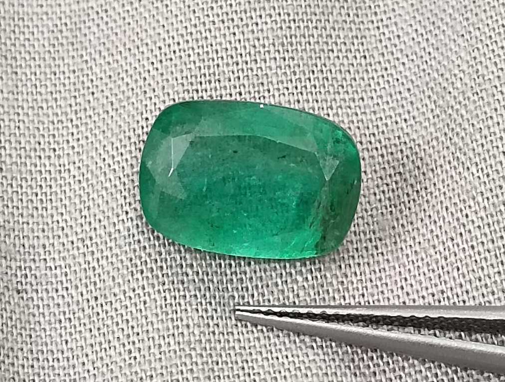 4.87ct medium deep green cushion cut Zambian emerald gem
