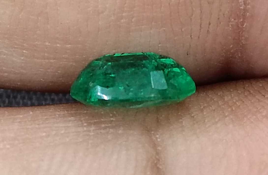 1.24ct Spring green oval cut Zambian emerald loose gemstone 