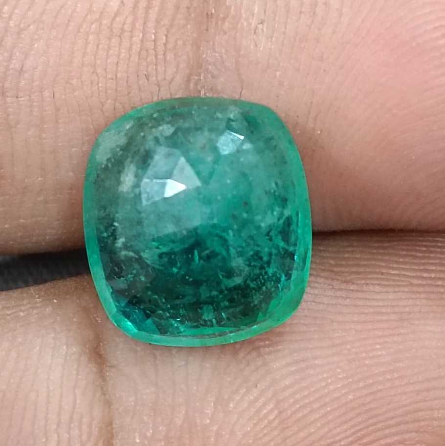 6.86cts Medium green Zambian emerald natural cushion cut gemstone