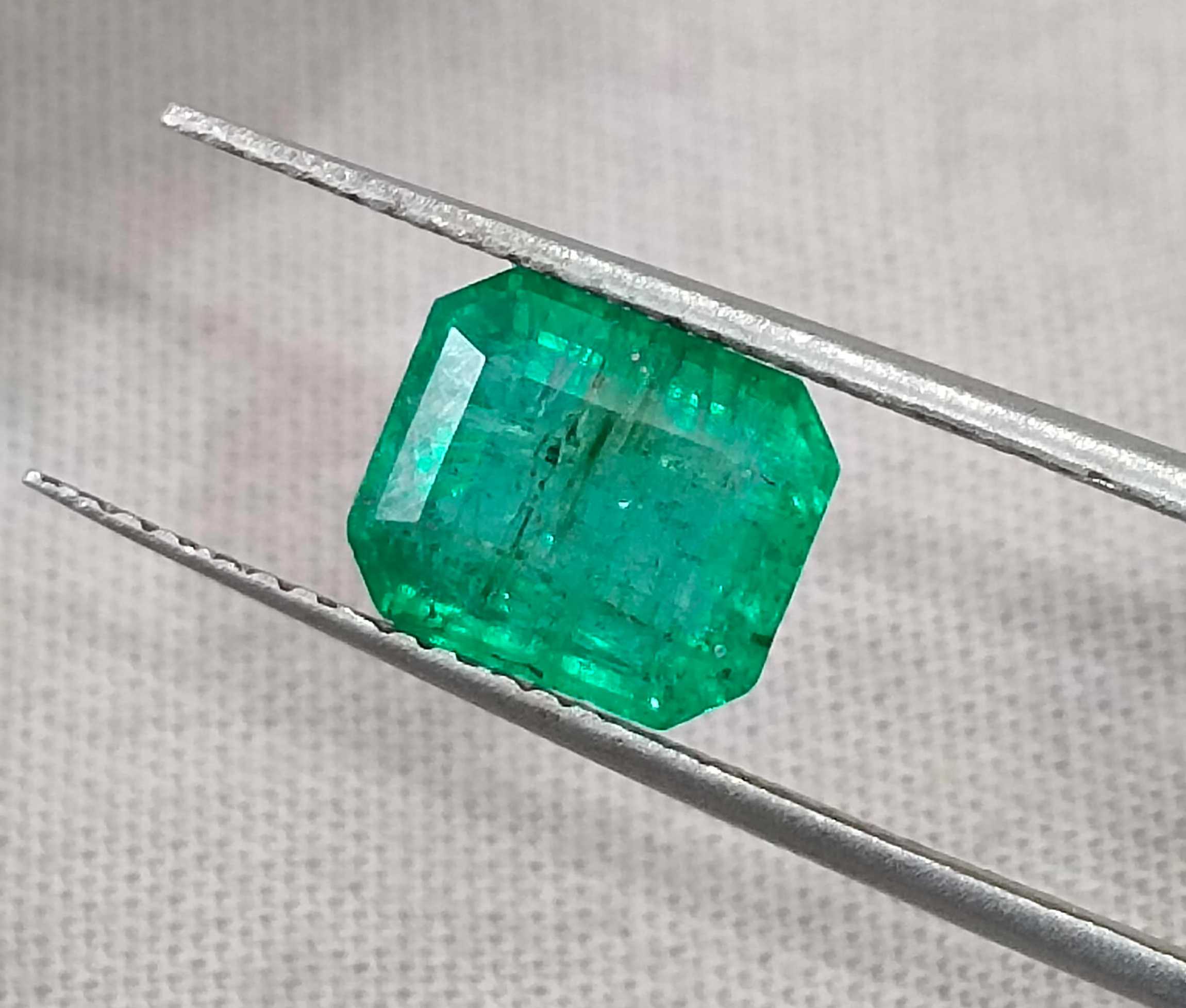2.30ct Intense spring green octagon cut Zambian emerald loose gemstone