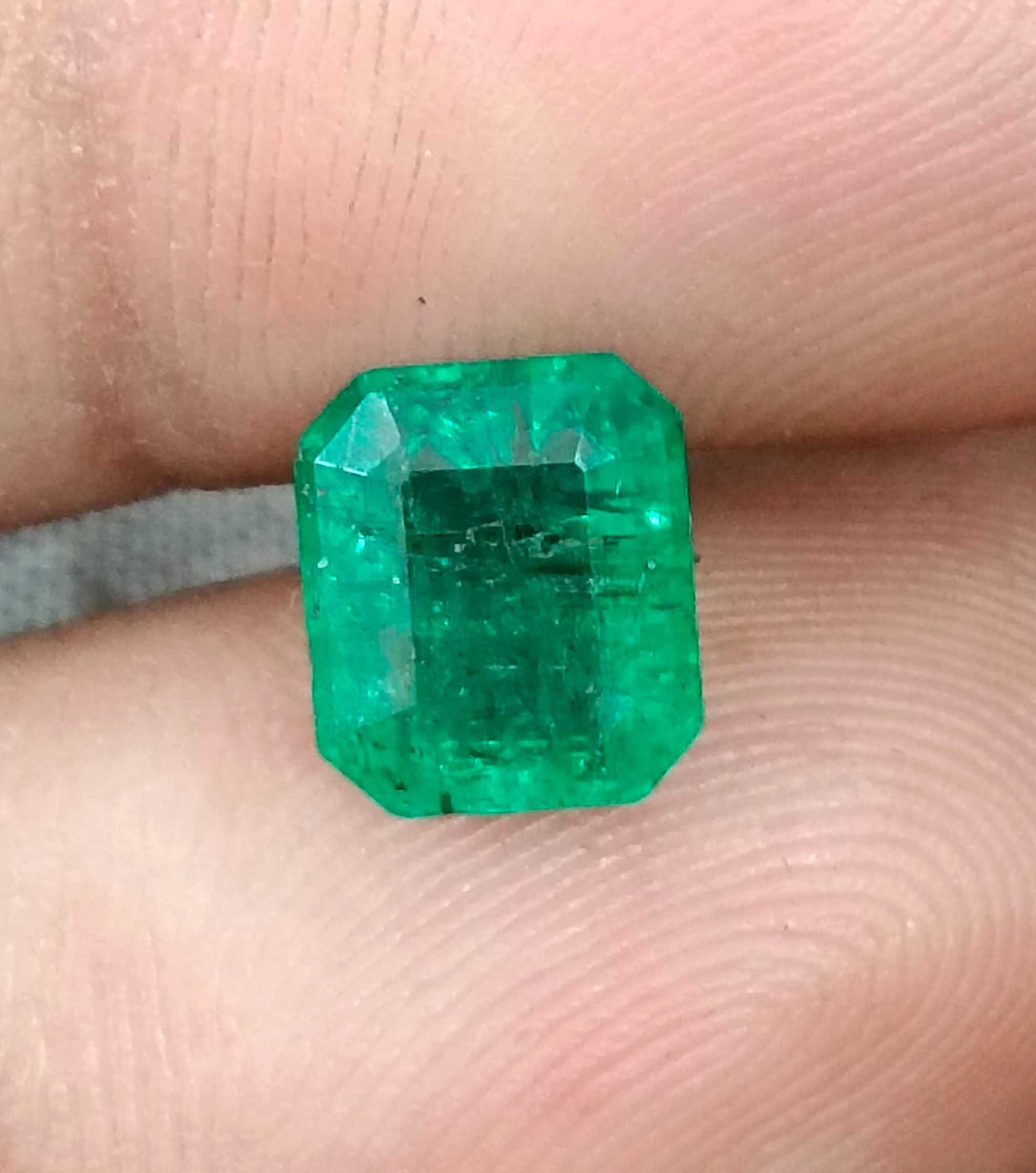 2.30ct Intense spring green octagon cut Zambian emerald loose gemstone/