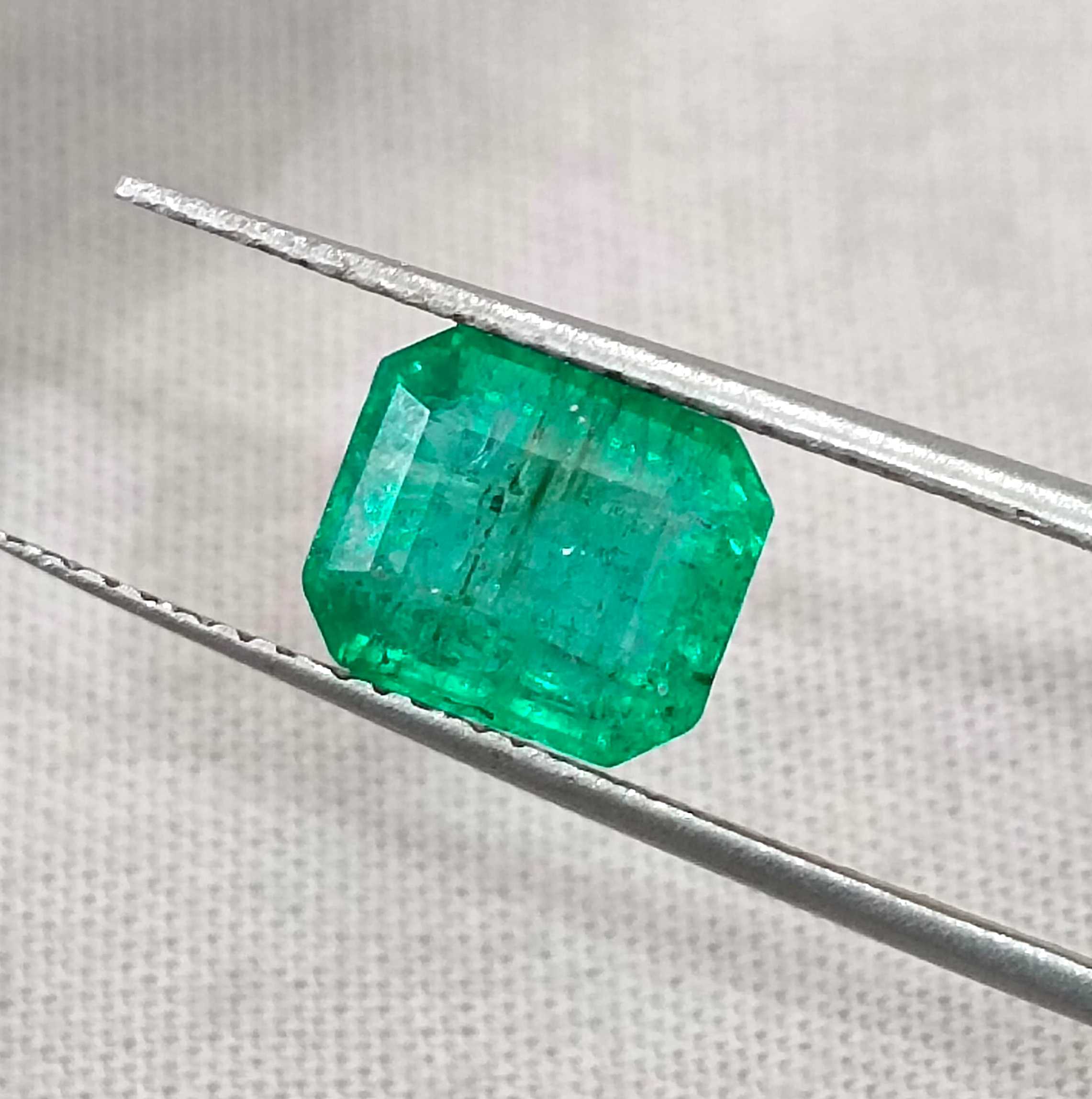 2.30ct Intense spring green octagon cut Zambian emerald loose gemstone