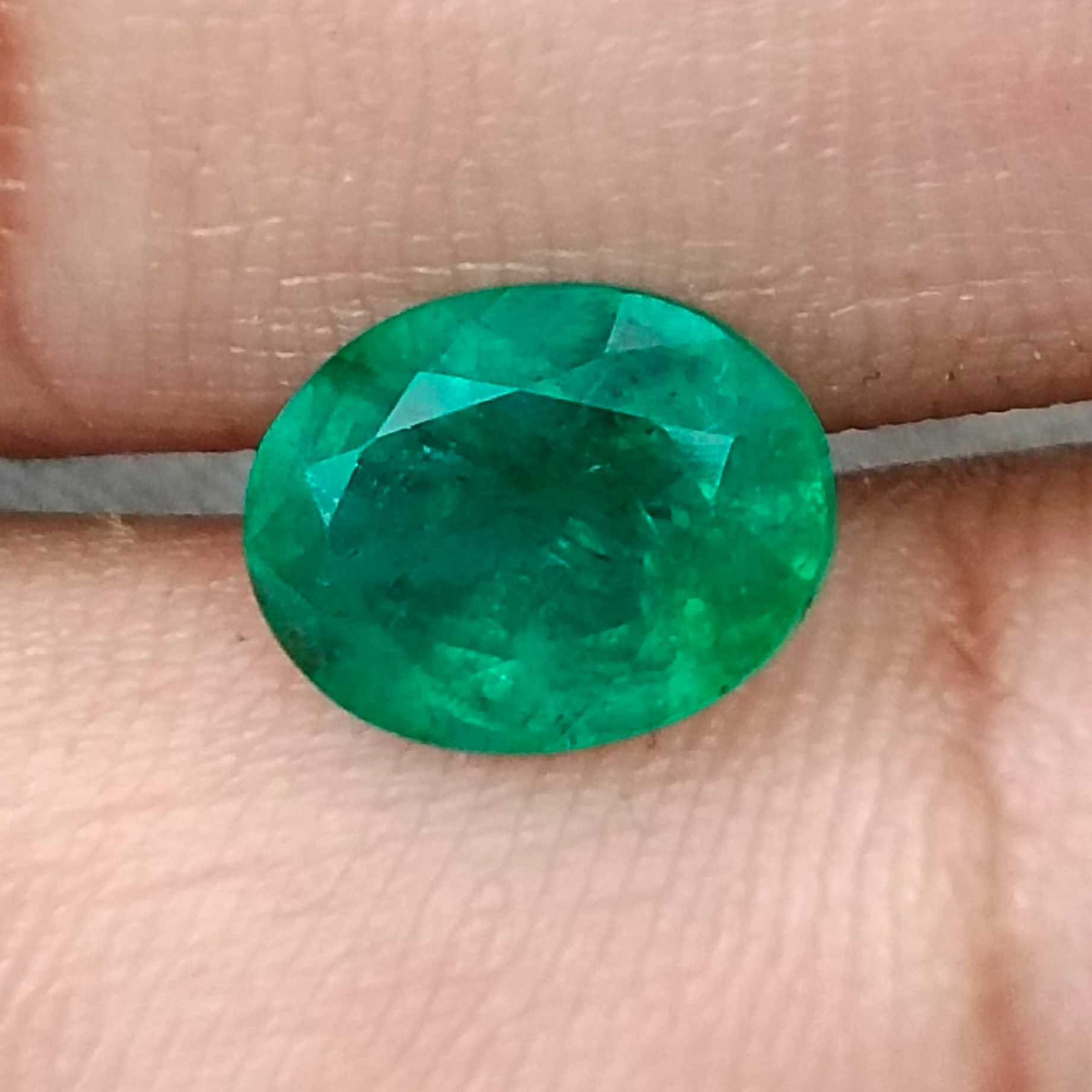 2.67ct GSI certified vivid deep green oval cut Zambian emerald stone /
