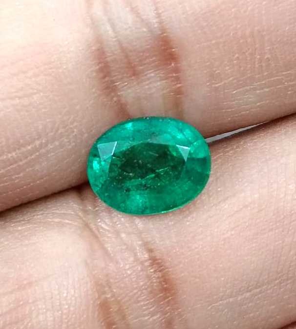 3.04ct GSI certified forest green oval cut Zambian emerald stone 