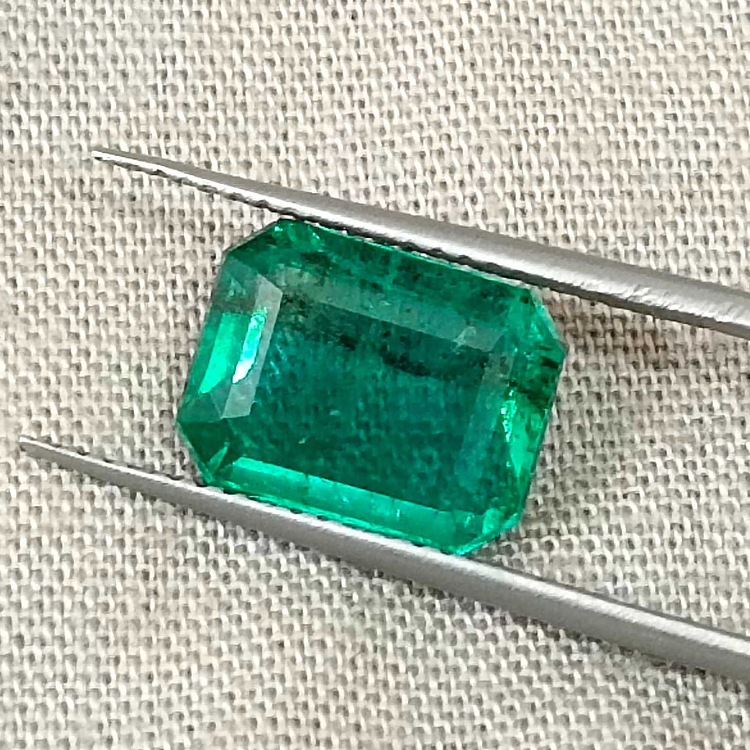 3.52ct GSI certified bright metal green octagon cut Zambian emerald stone /